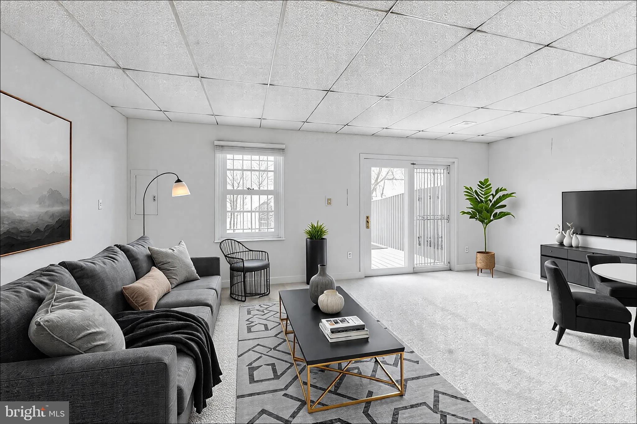 HILLCREST TOWNE - Residential