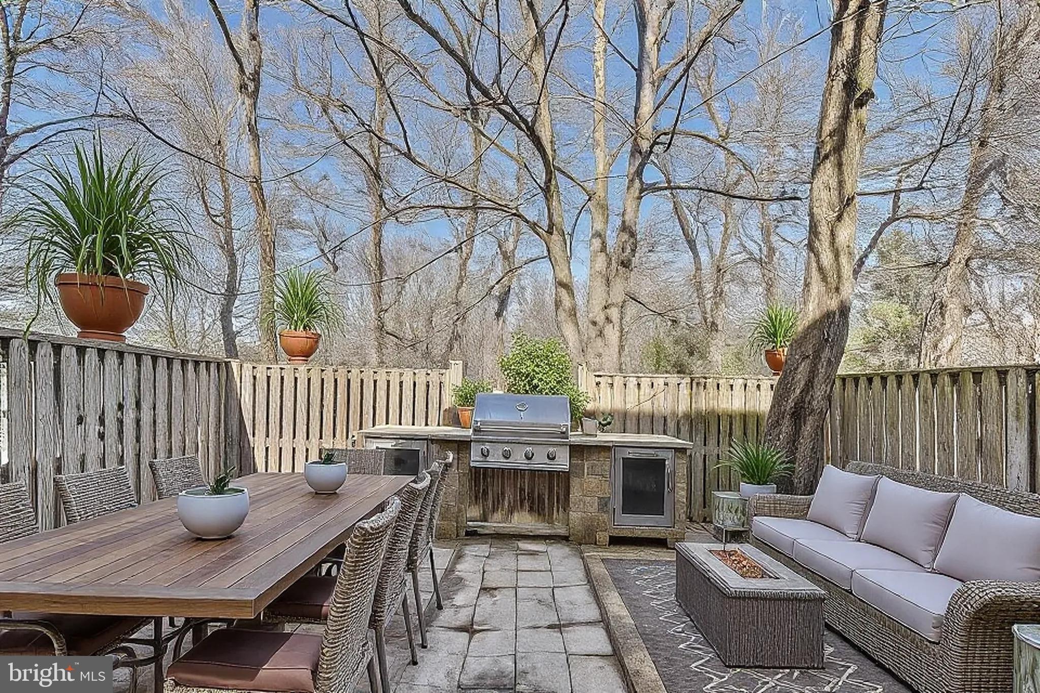 HILLCREST TOWNE - Residential