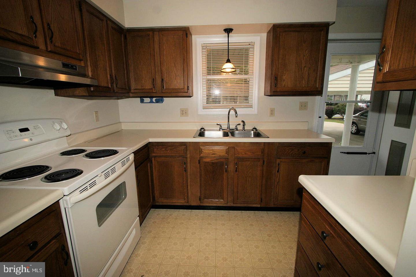 HILLCREST - Residential Lease