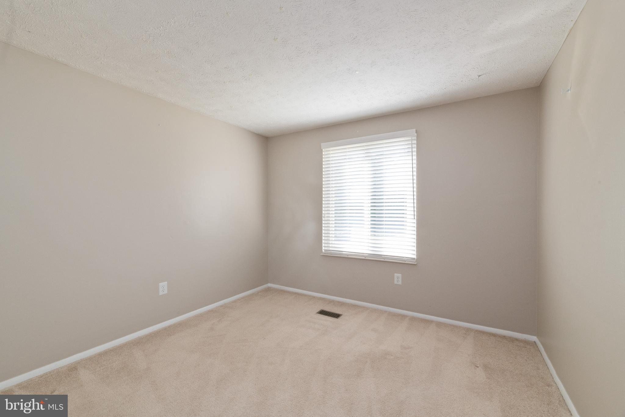 HARMANS WOODS - Residential Lease