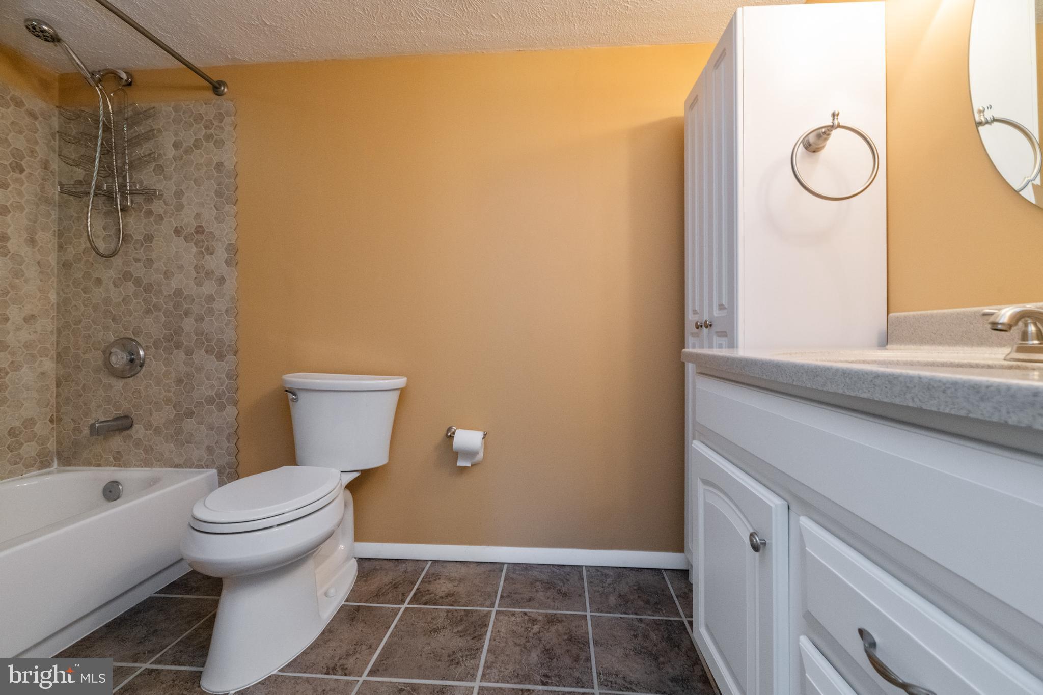 HARMANS WOODS - Residential Lease