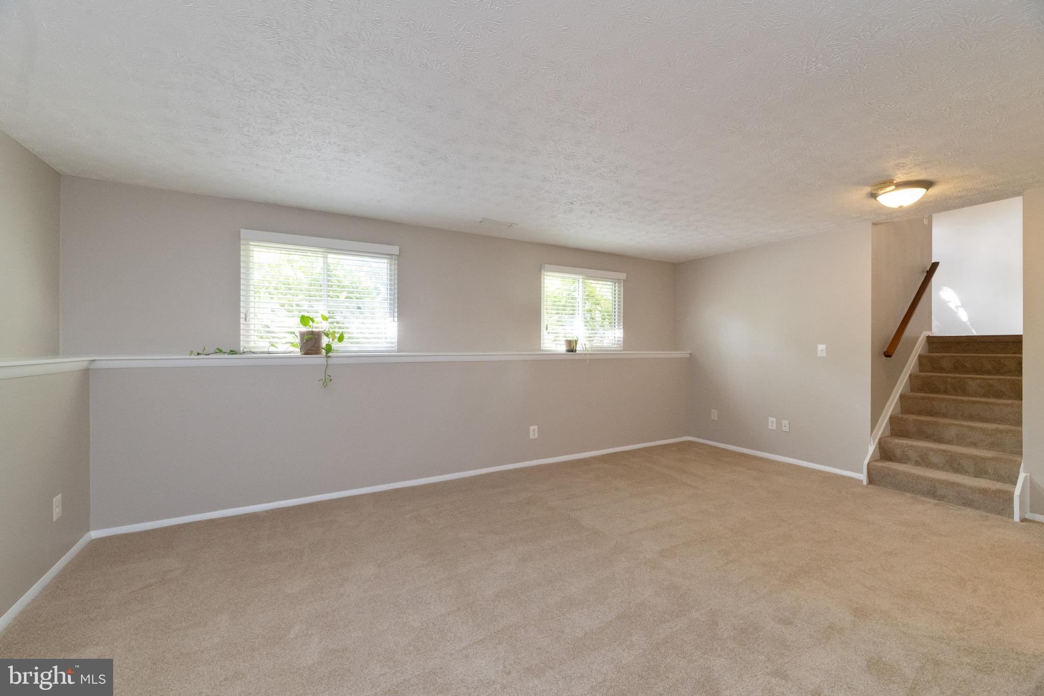 HARMANS WOODS - Residential Lease