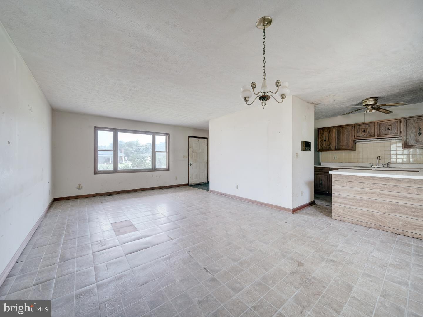 5724 ROSS DRIVE