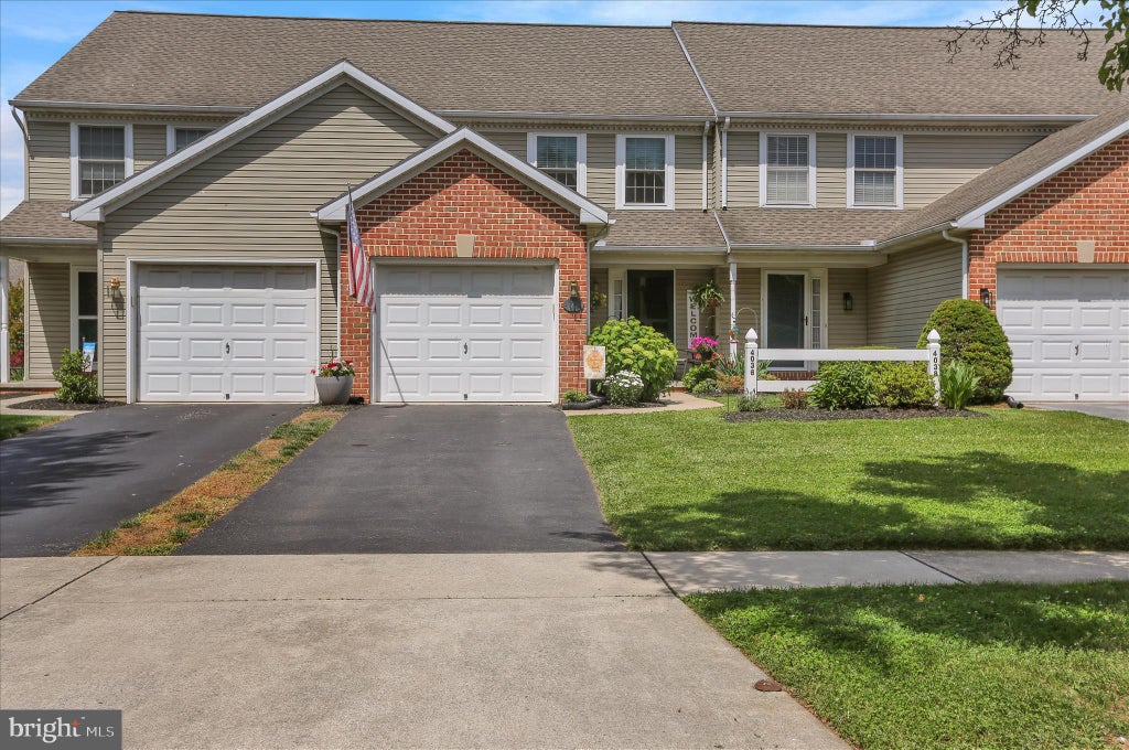 Photo of 4036 Parkside Court, MOUNT JOY, PA 17552 (MLS # PALA2089358)