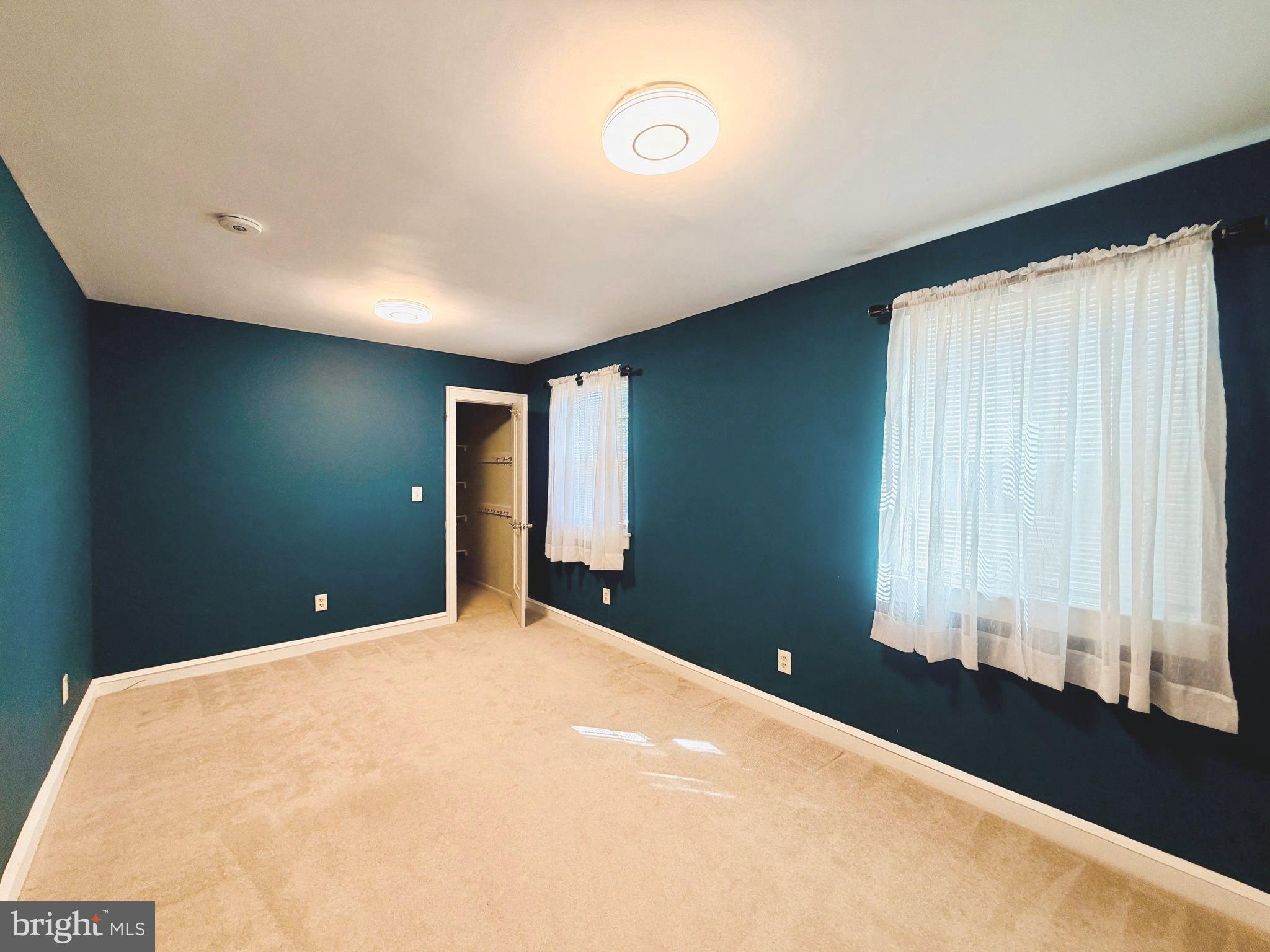 907 HERON DRIVE