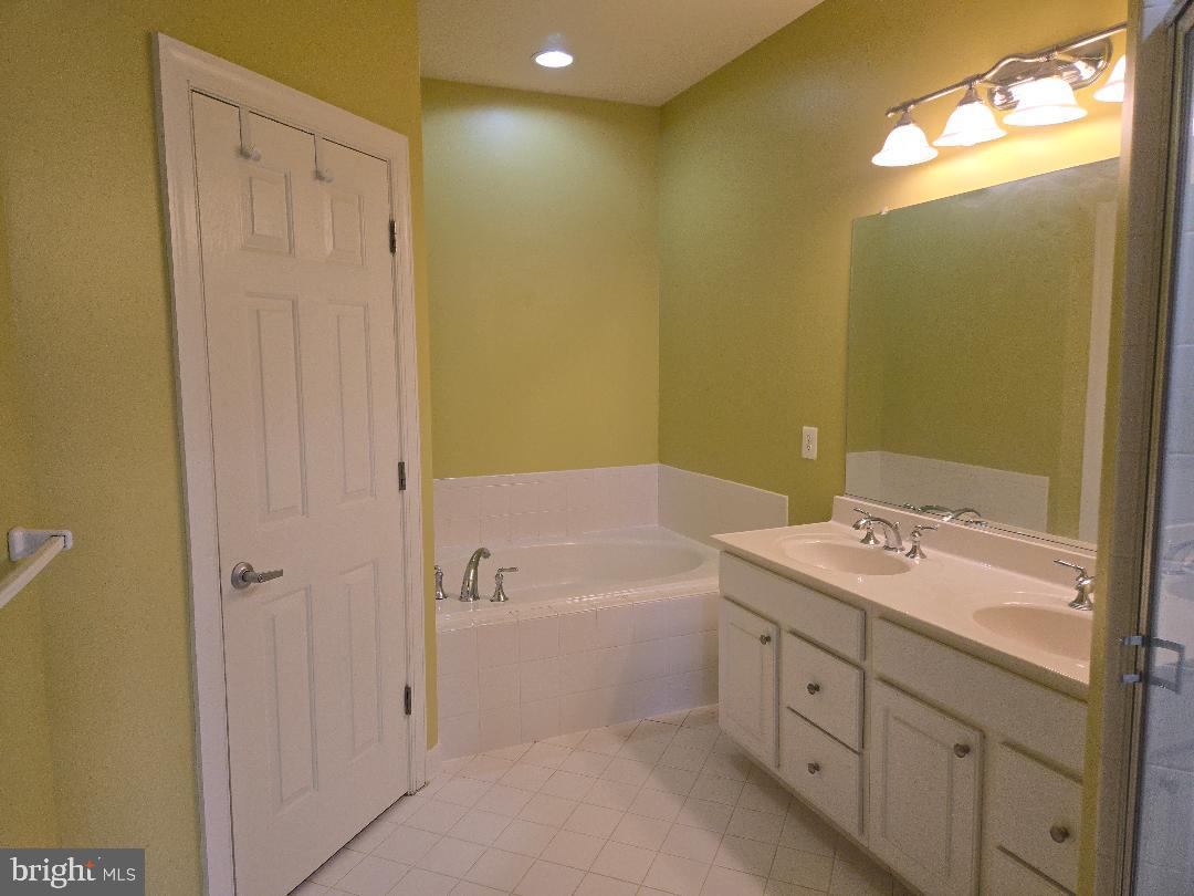 HIDDEN CREEK - Residential Lease