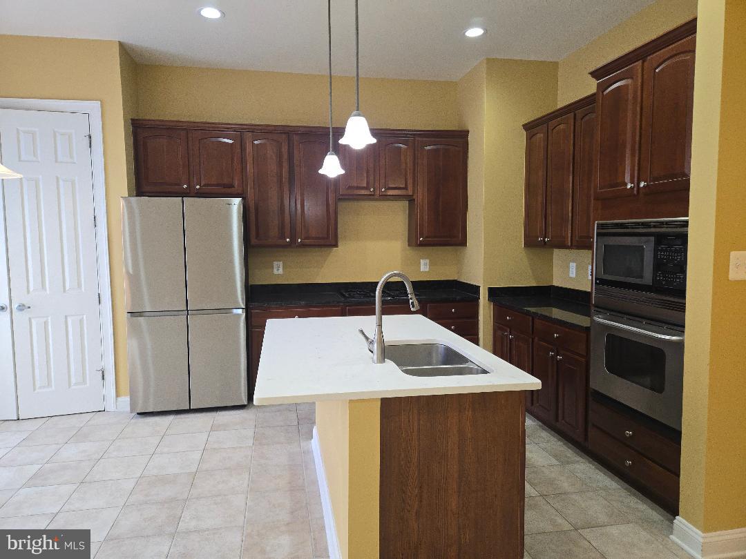 HIDDEN CREEK - Residential Lease