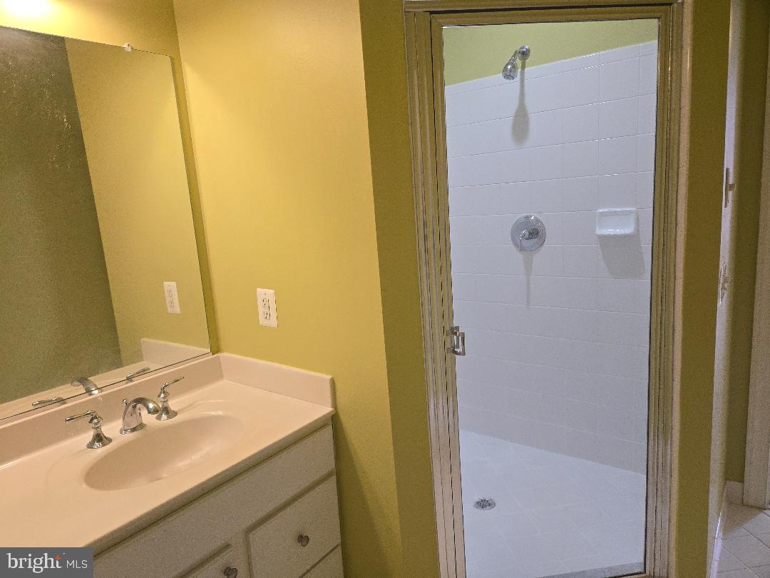 HIDDEN CREEK - Residential Lease