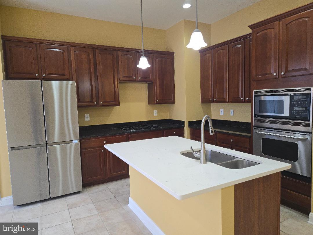 HIDDEN CREEK - Residential Lease