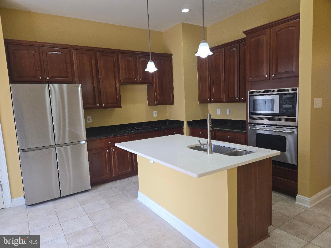 HIDDEN CREEK - Residential Lease