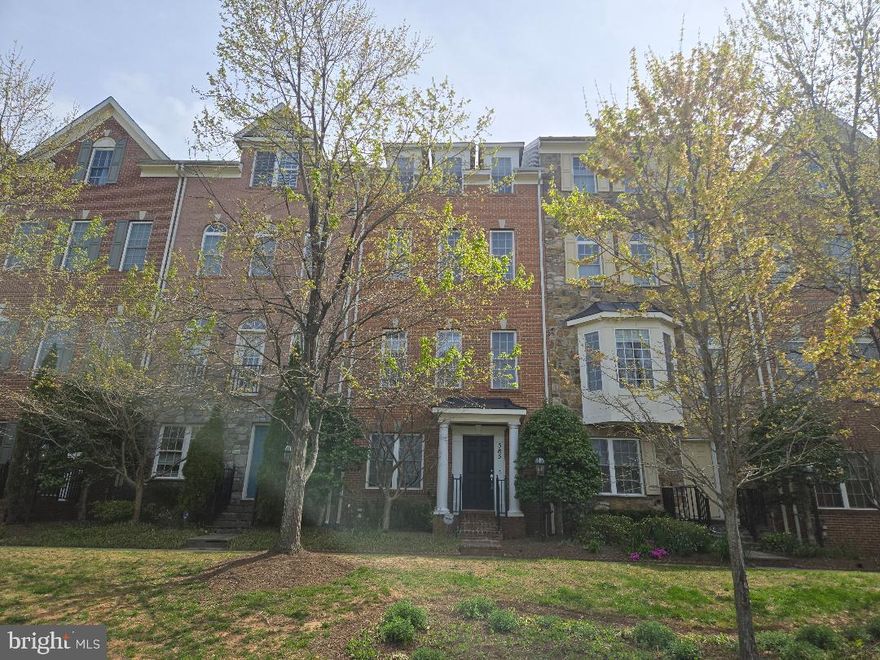 *BEAUTIFUL TOWN HOUSE FOR RENT. *VACANT -IMMEDIATELY MOVE-IN CONDITION. *4 BEDROOMS AND 3 &1/2 BATHS. *A DEN FOR EXTRA ROOM IN GROUND FLOOR. *2 CAR GARAGE + PARKING DRIVE WAY FOR 2 CARS (TOTAL 4 PARKING SPACES). *BRAND NEW PAINTINGS. *BRAND NEW WOOD FLOORING IN LIVING ROOM. *BRAND NEW GRANITE COUNTER TOP ON KITCHEN ISLAND. *OUTDOOR POOL, COMMUNITY CENTER WITH EXERCISE ROOM, COMMUNITY TRAILS, SIDE WALKS. *EASY ACCESS TO METRO BUS, SHOPS, I-270.