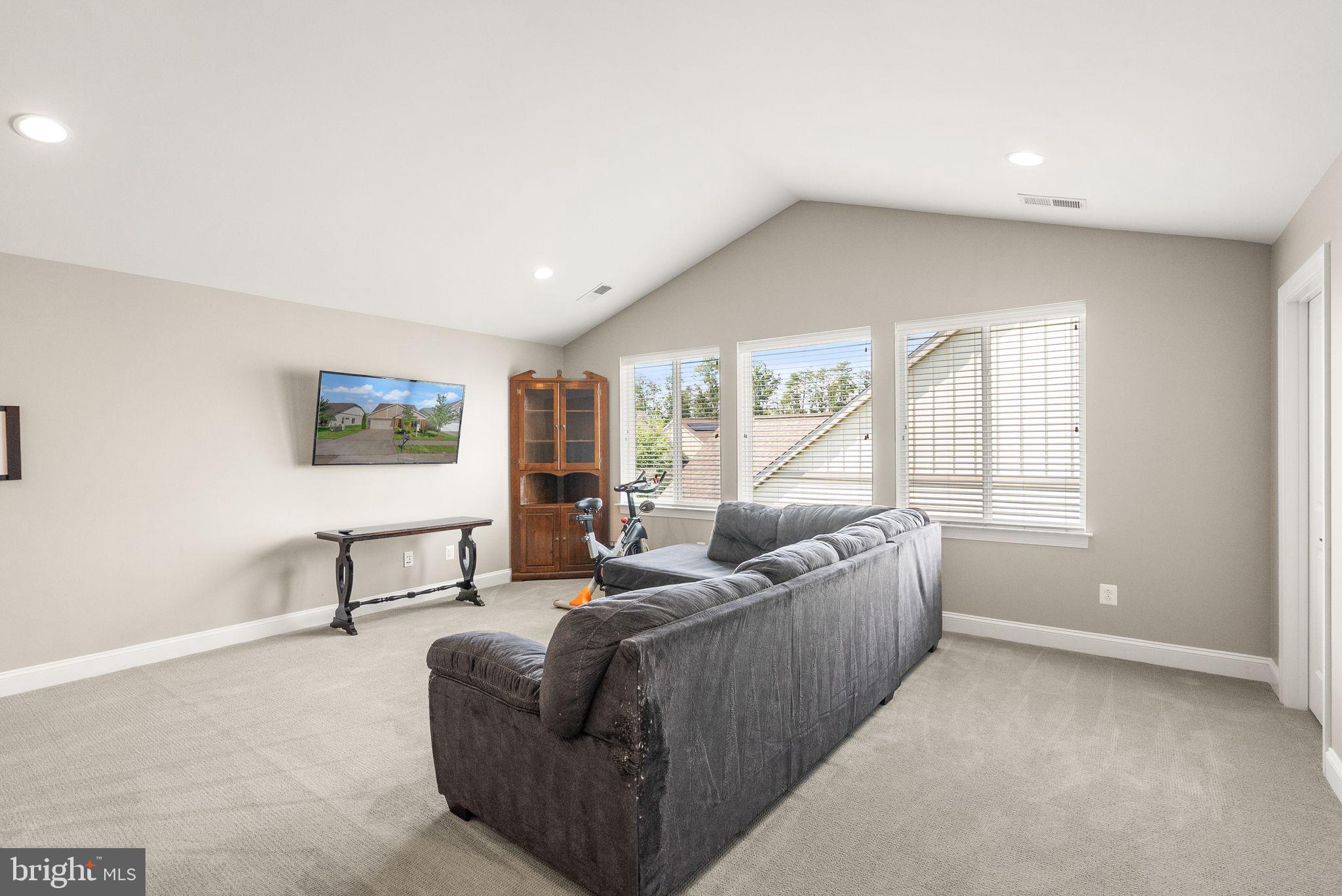 SHENANDOAH, LAKE FREDERICK - Residential