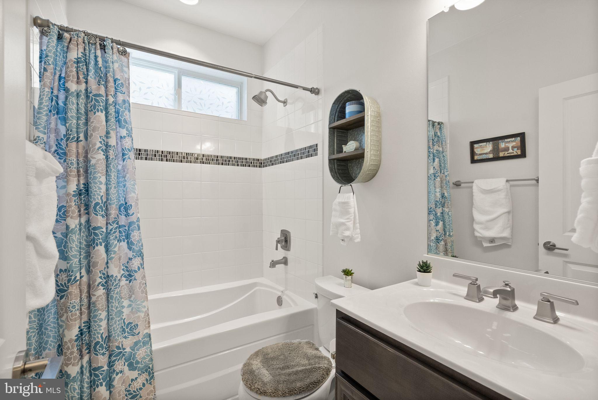 SHENANDOAH, LAKE FREDERICK - Residential