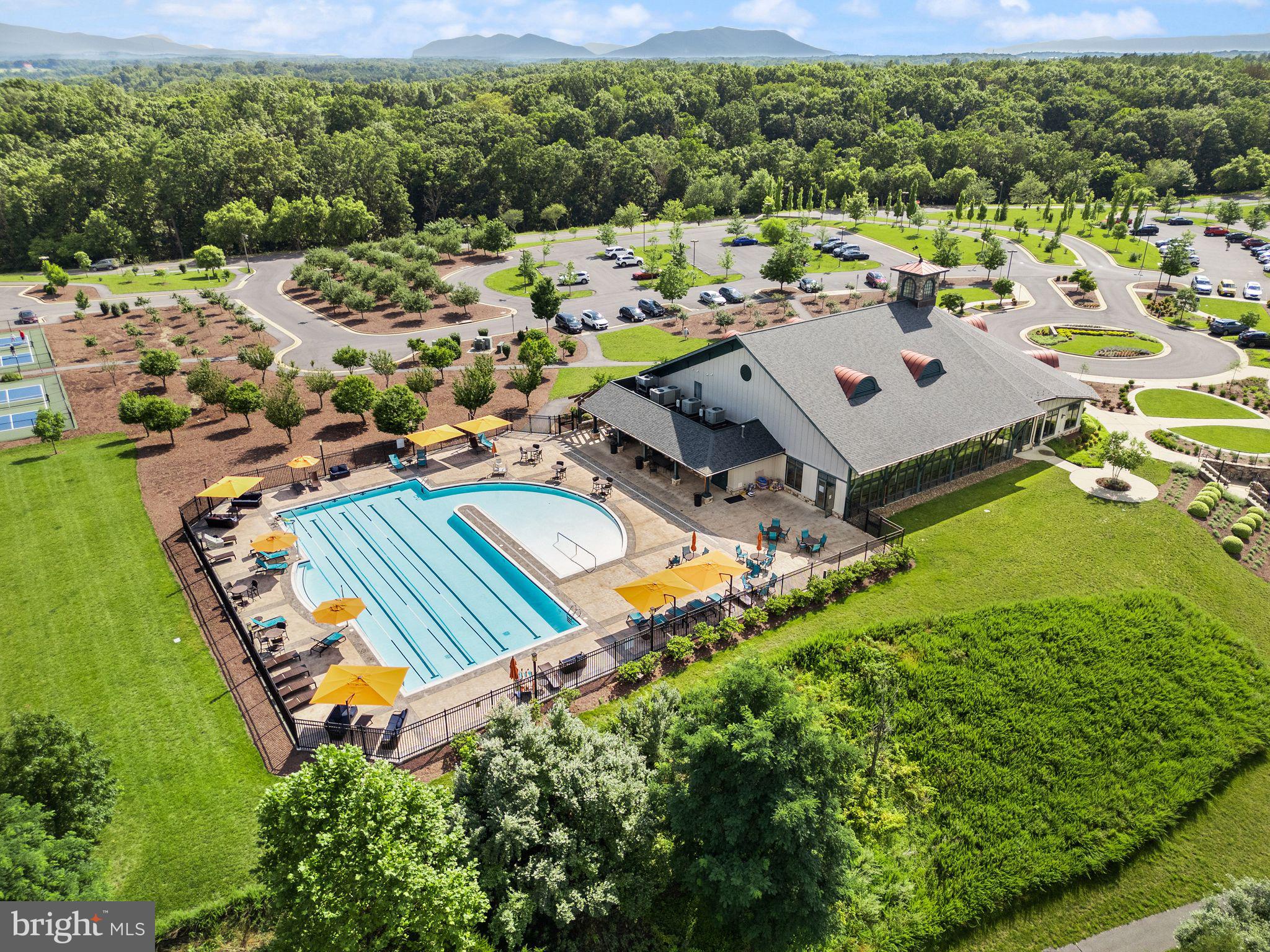 SHENANDOAH, LAKE FREDERICK - Residential