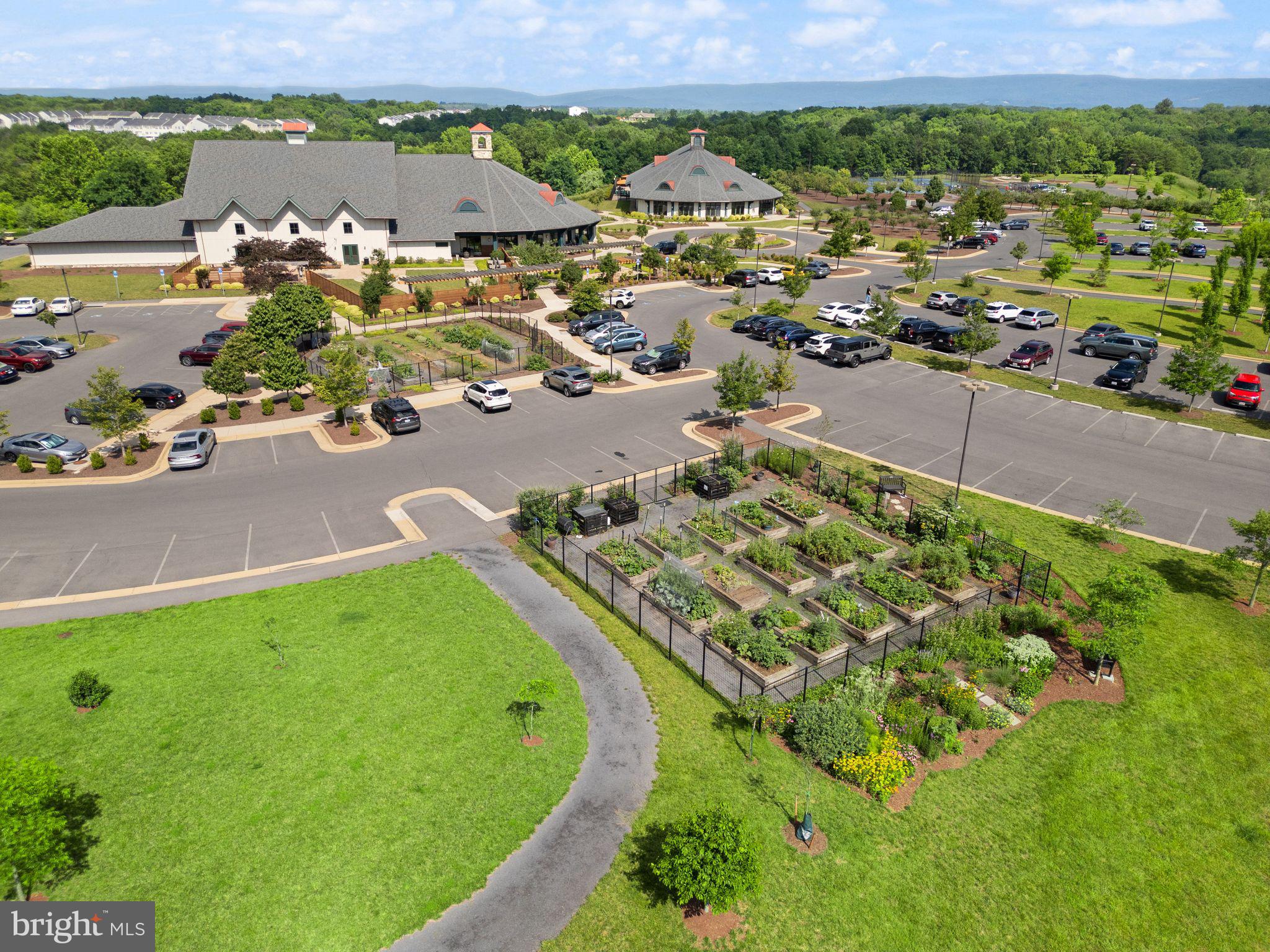 SHENANDOAH, LAKE FREDERICK - Residential