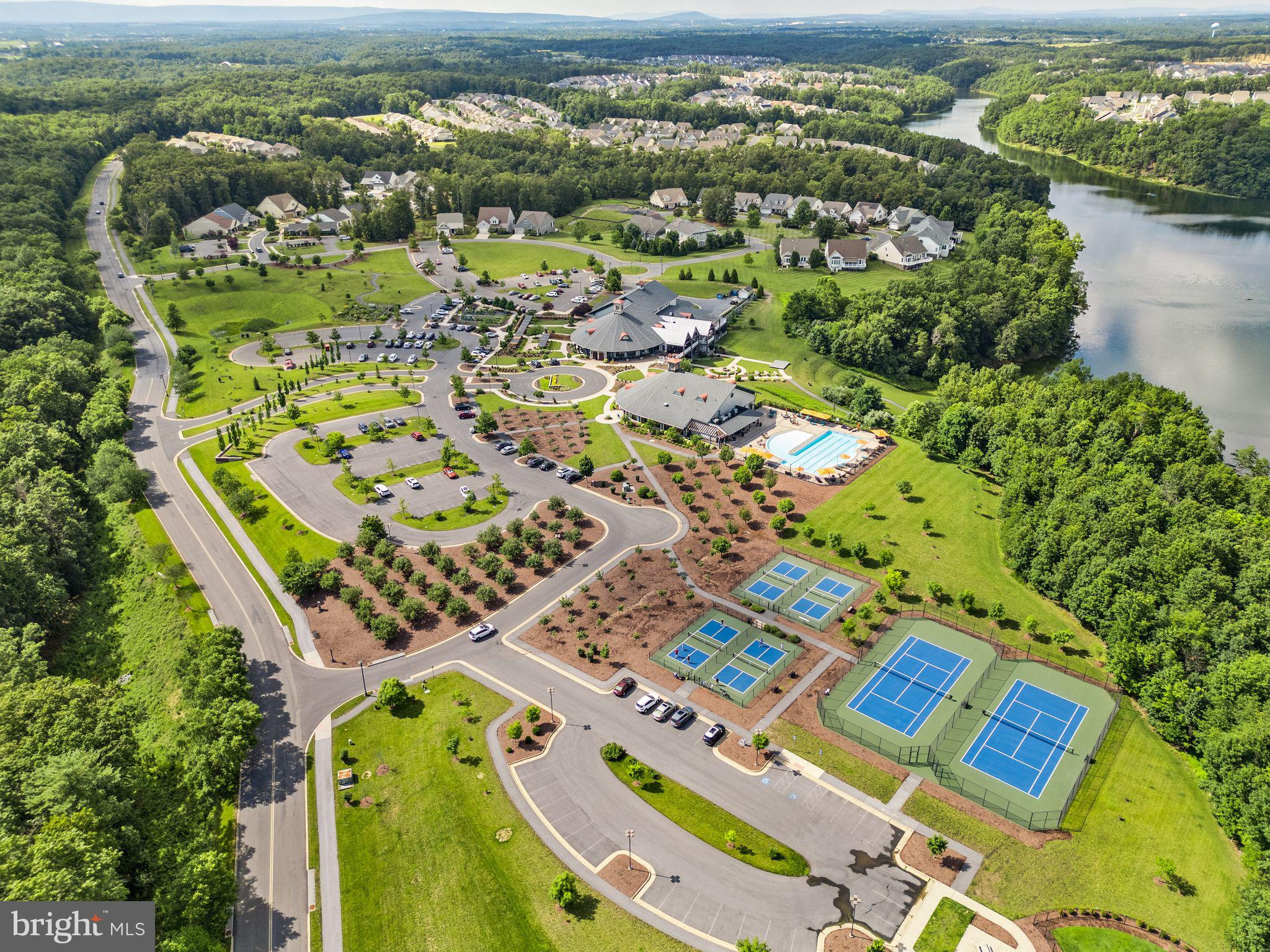 SHENANDOAH, LAKE FREDERICK - Residential