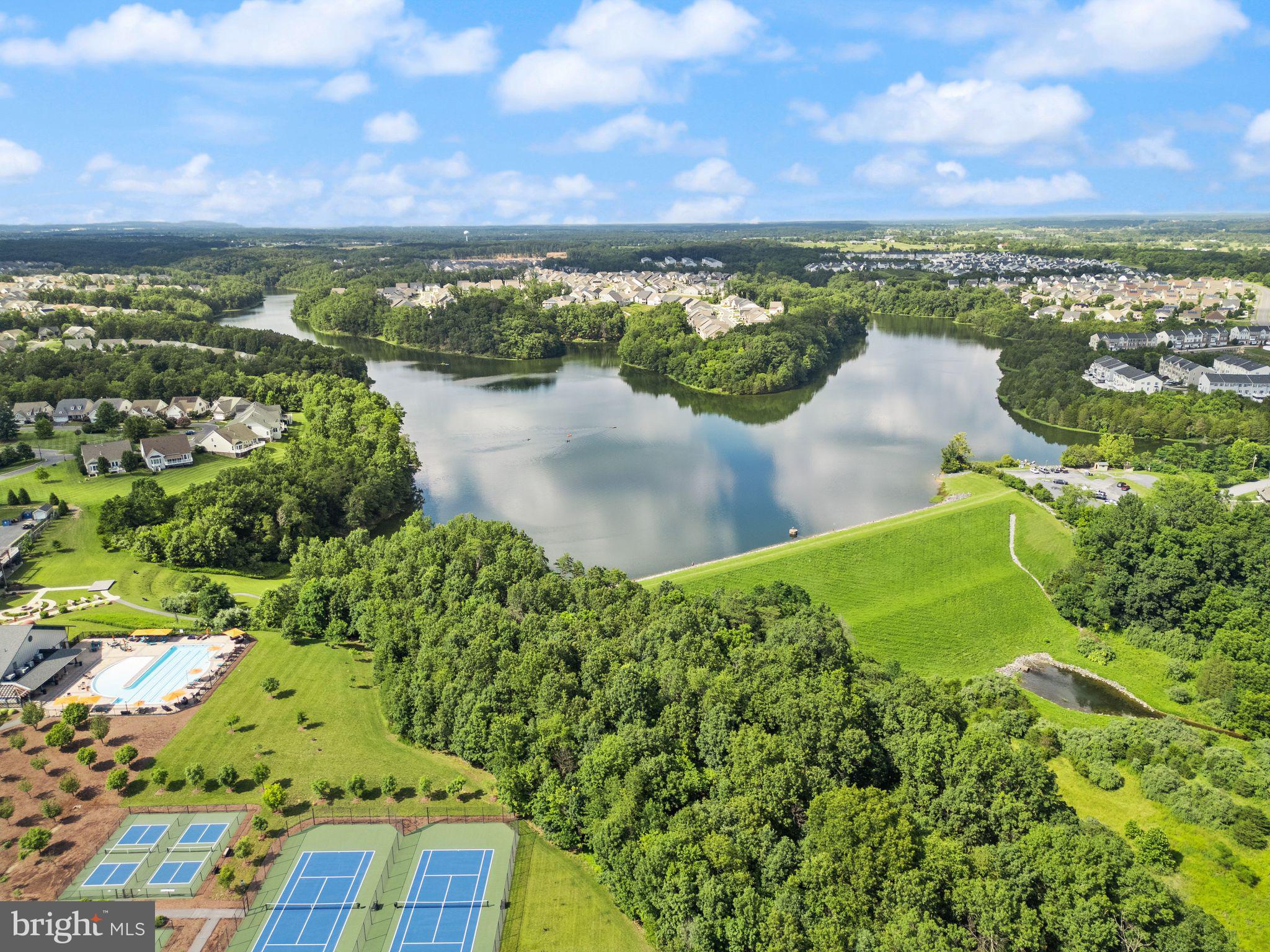 SHENANDOAH, LAKE FREDERICK - Residential