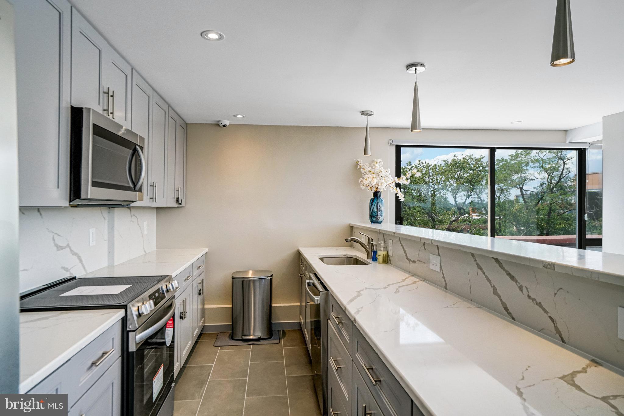 CARLYN PLACE - Residential