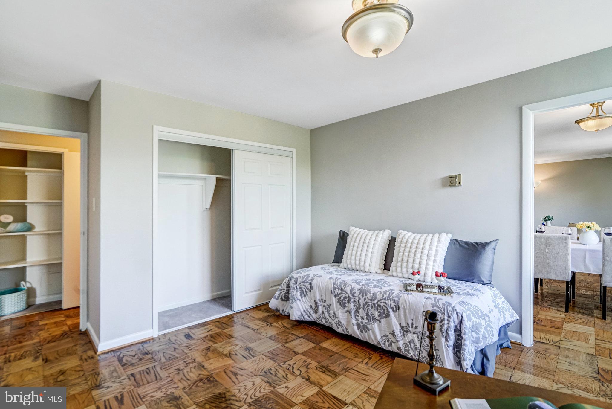 CARLYN PLACE - Residential