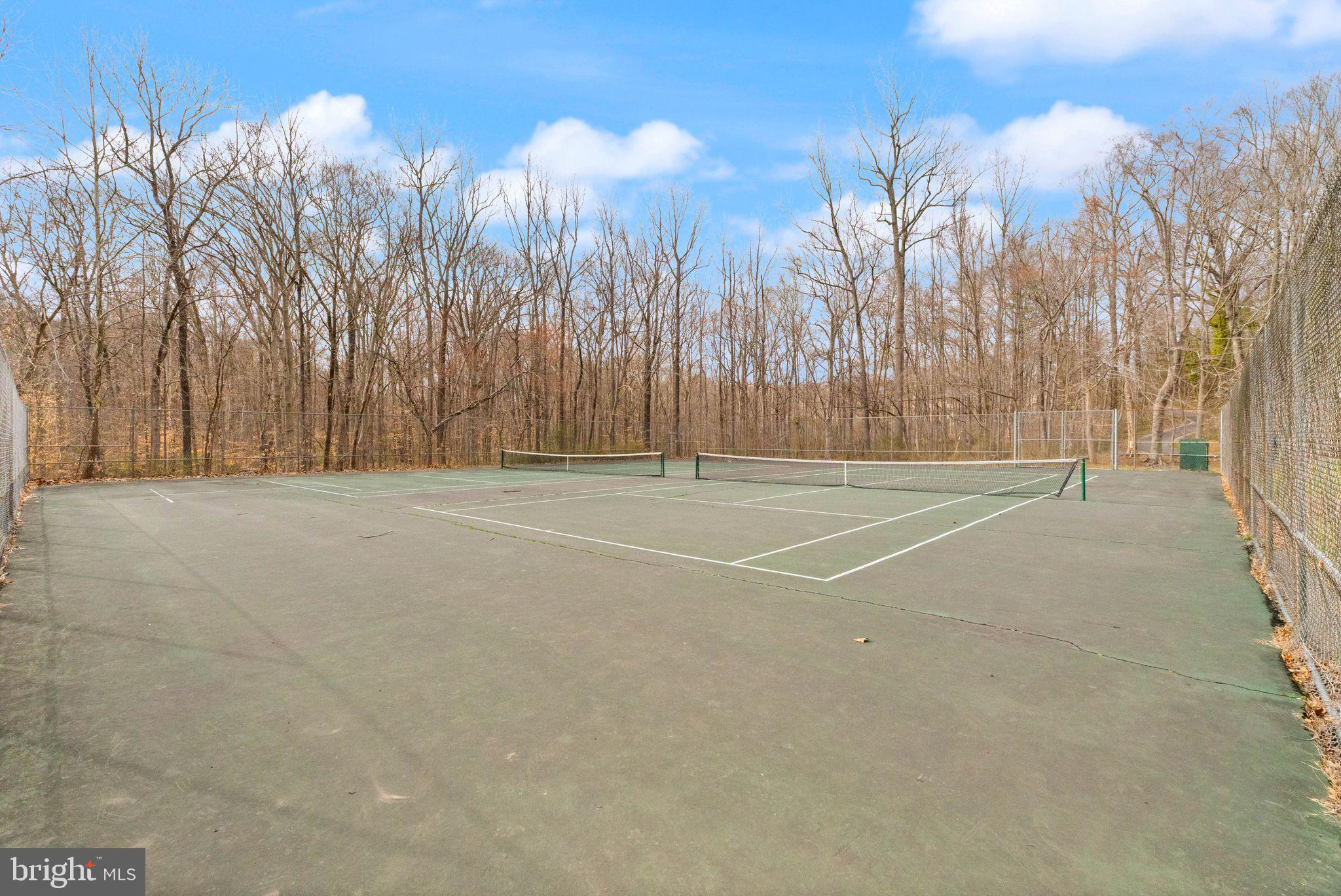 BURKE STATION SQUARE - Residential