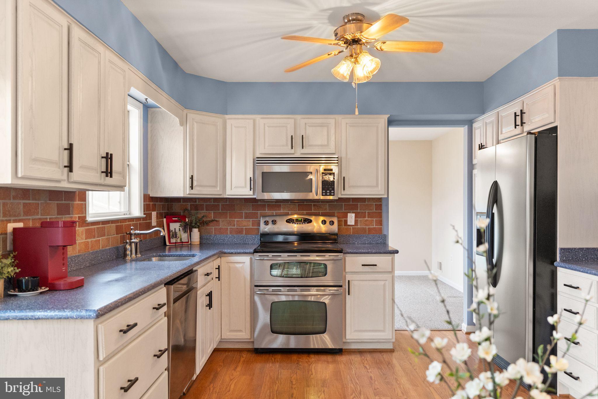 BURKE STATION SQUARE - Residential