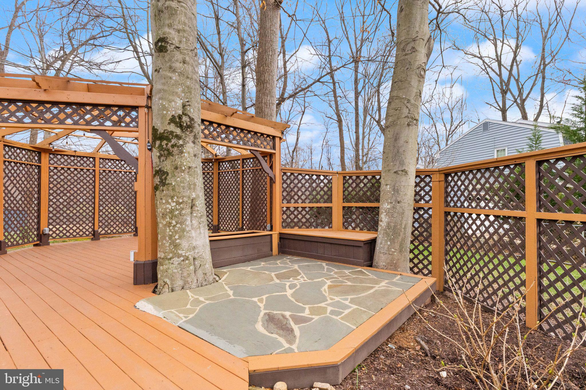 BURKE STATION SQUARE - Residential