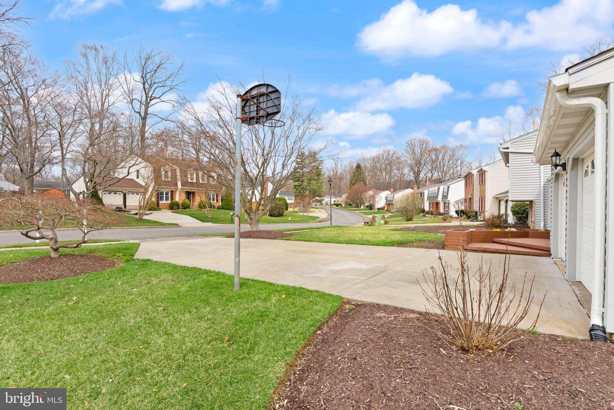 BURKE STATION SQUARE - Residential