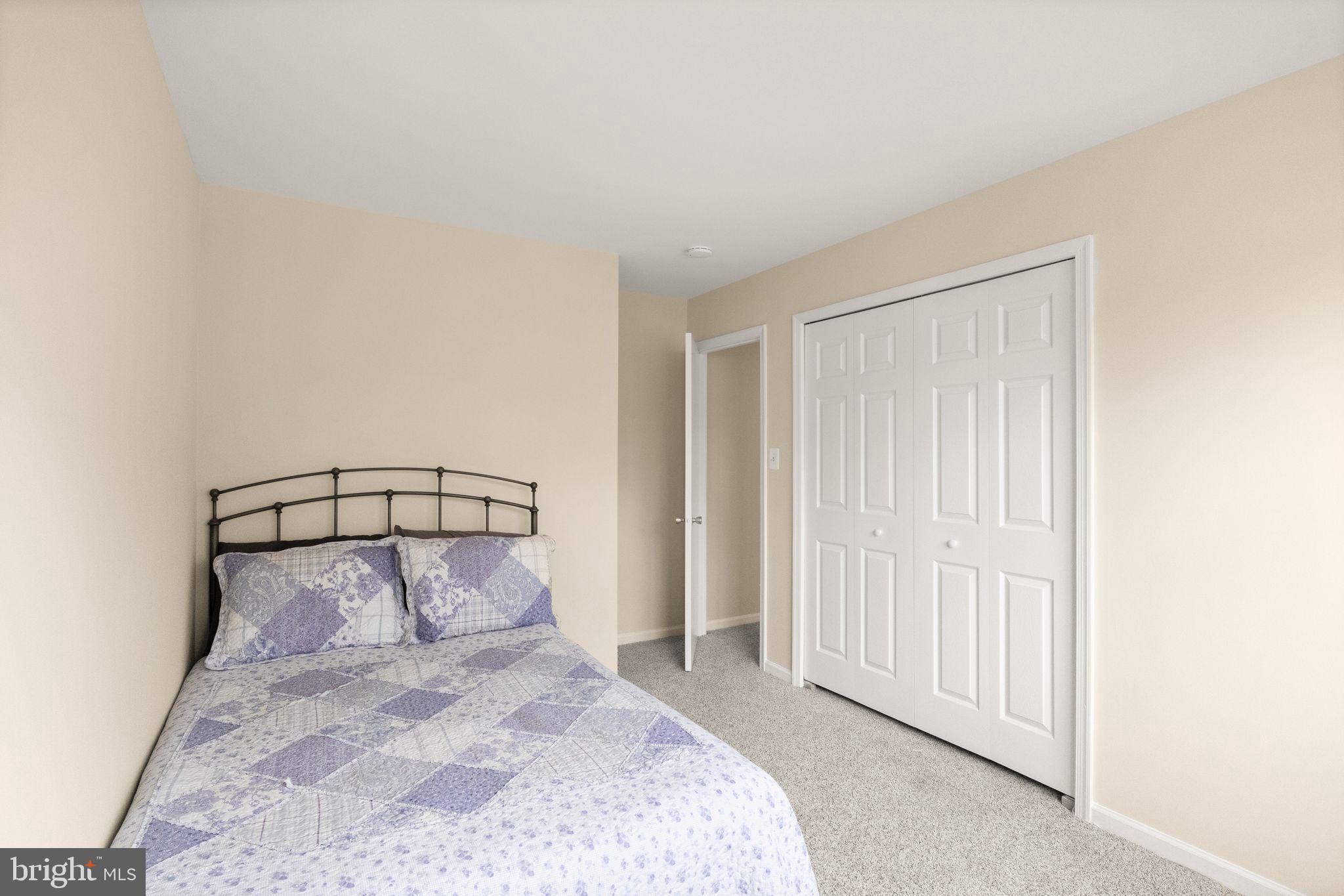 BURKE STATION SQUARE - Residential