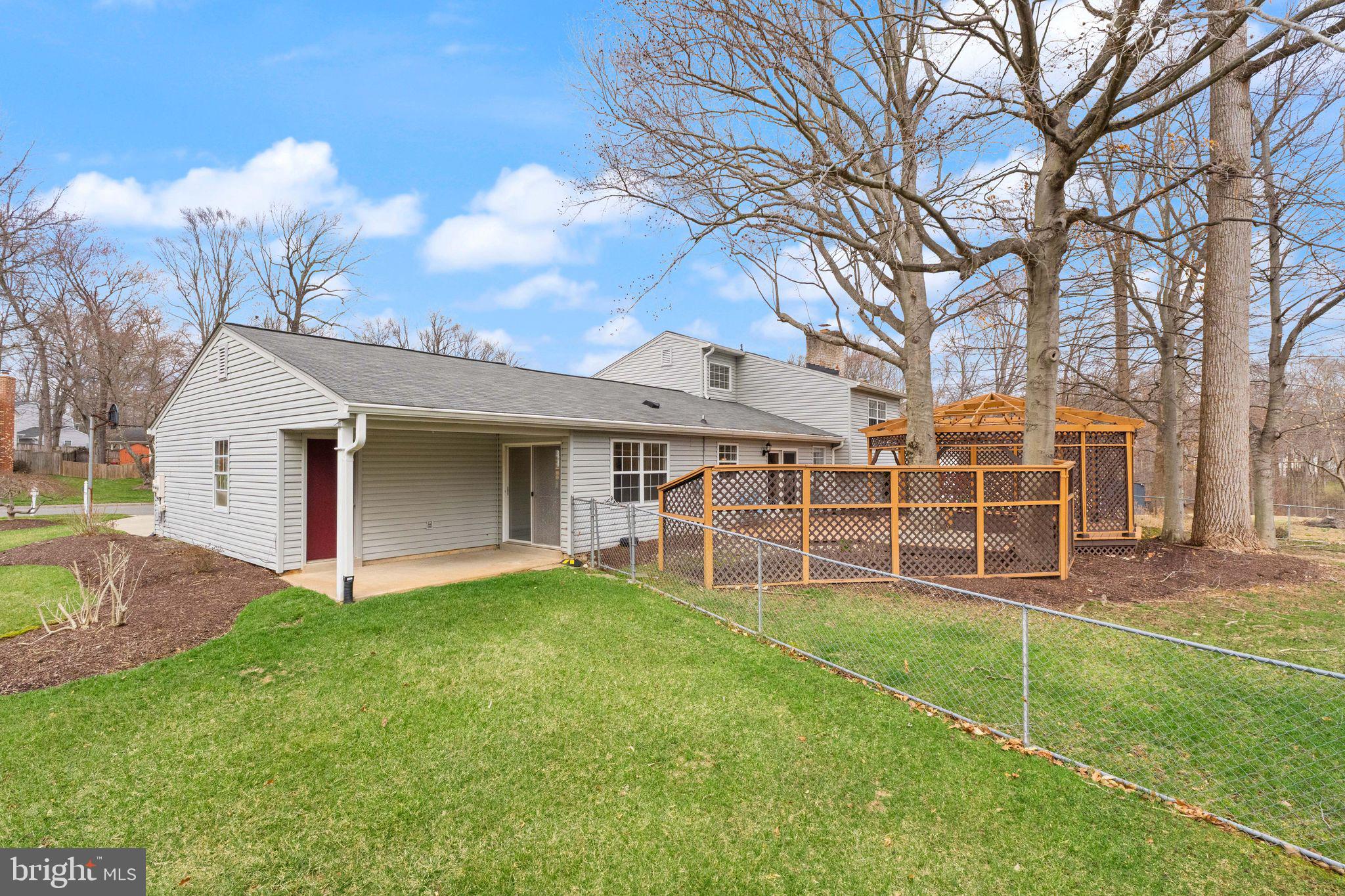 BURKE STATION SQUARE - Residential