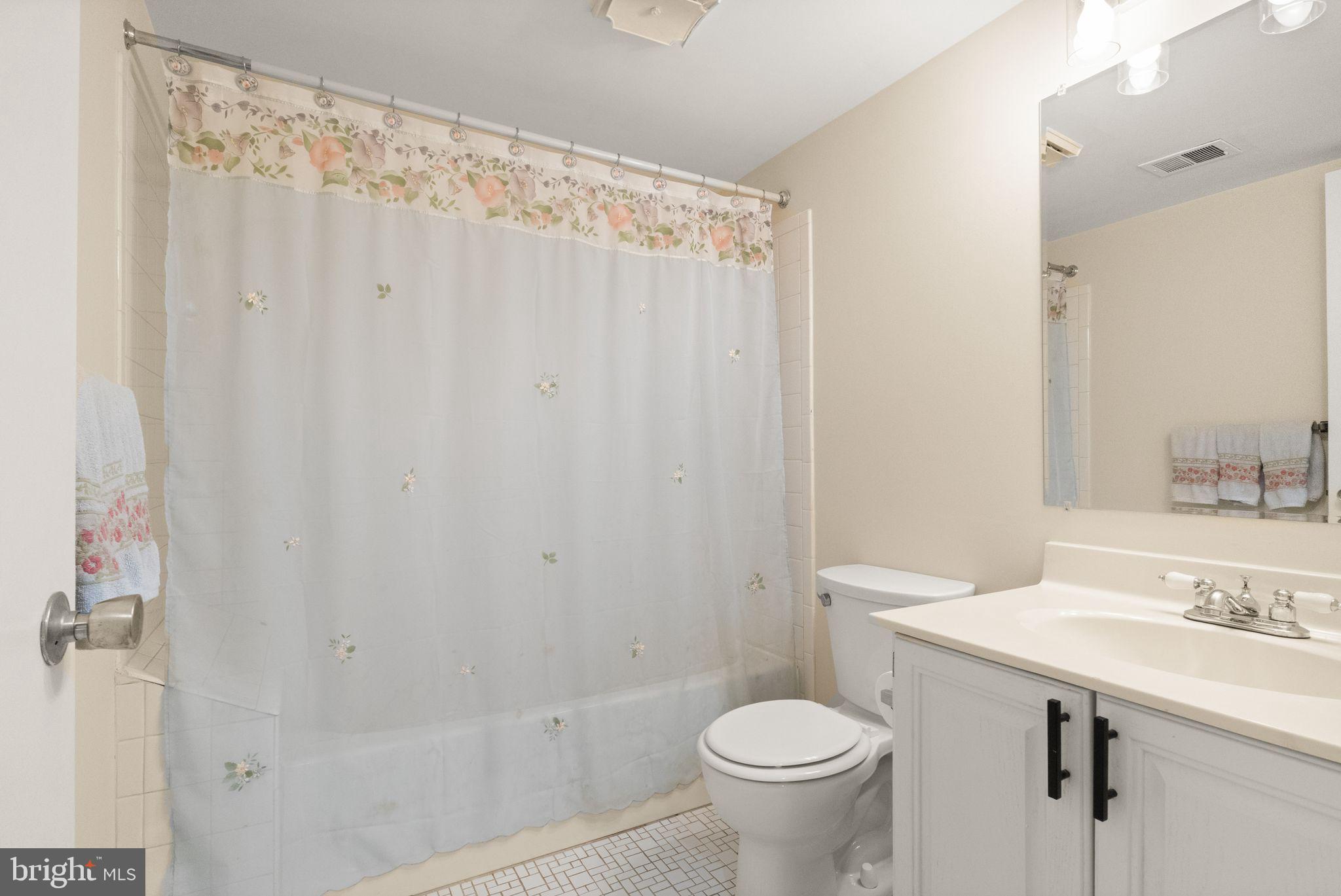 BURKE STATION SQUARE - Residential