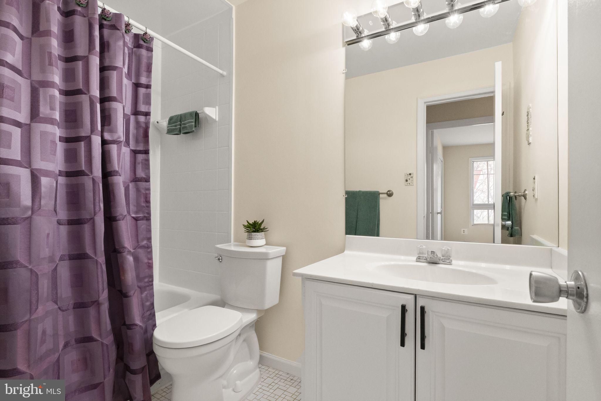 BURKE STATION SQUARE - Residential