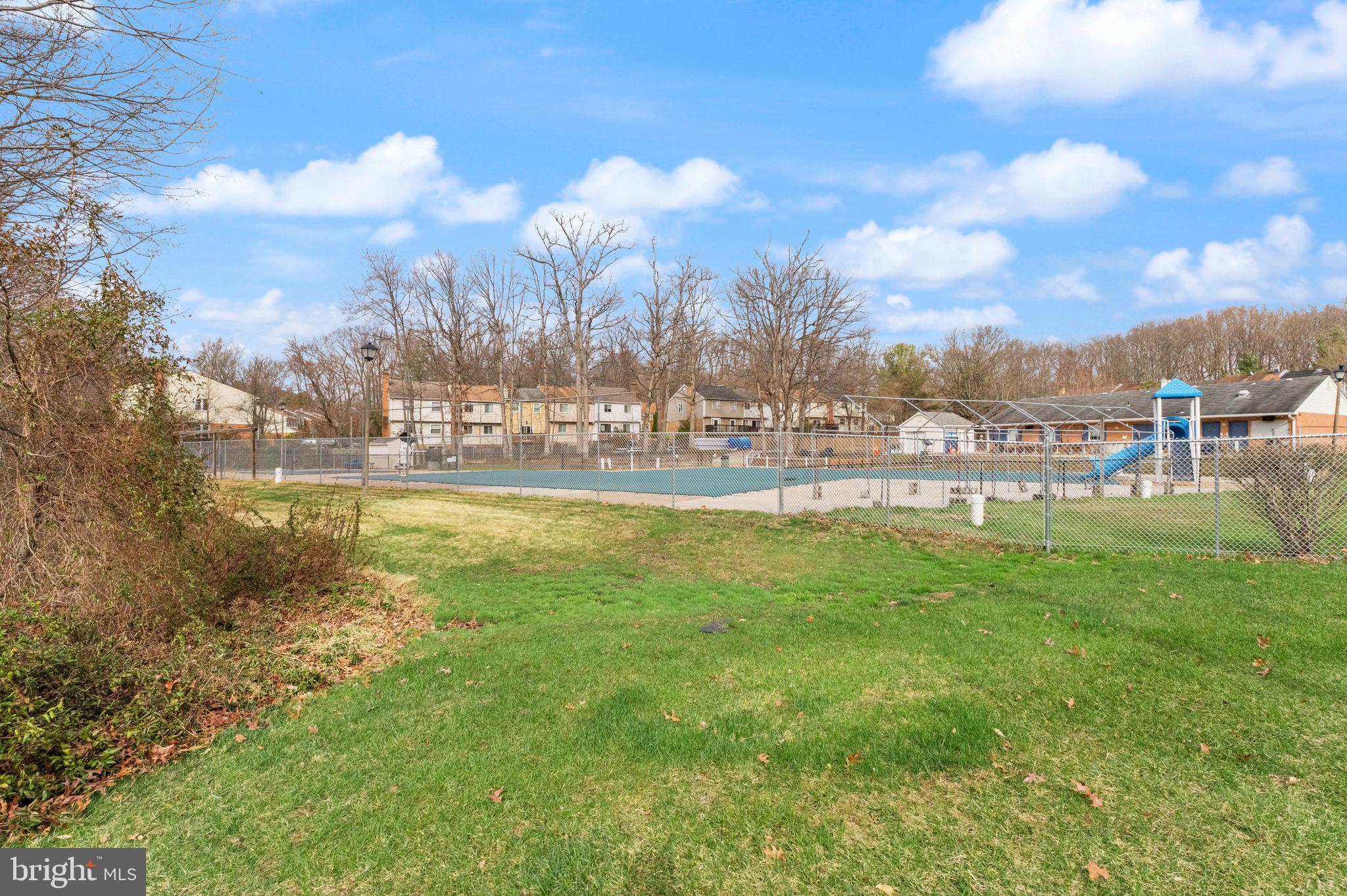 BURKE STATION SQUARE - Residential