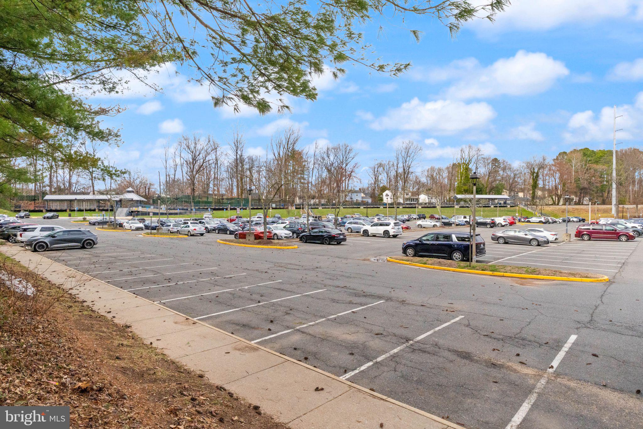 BURKE STATION SQUARE - Residential
