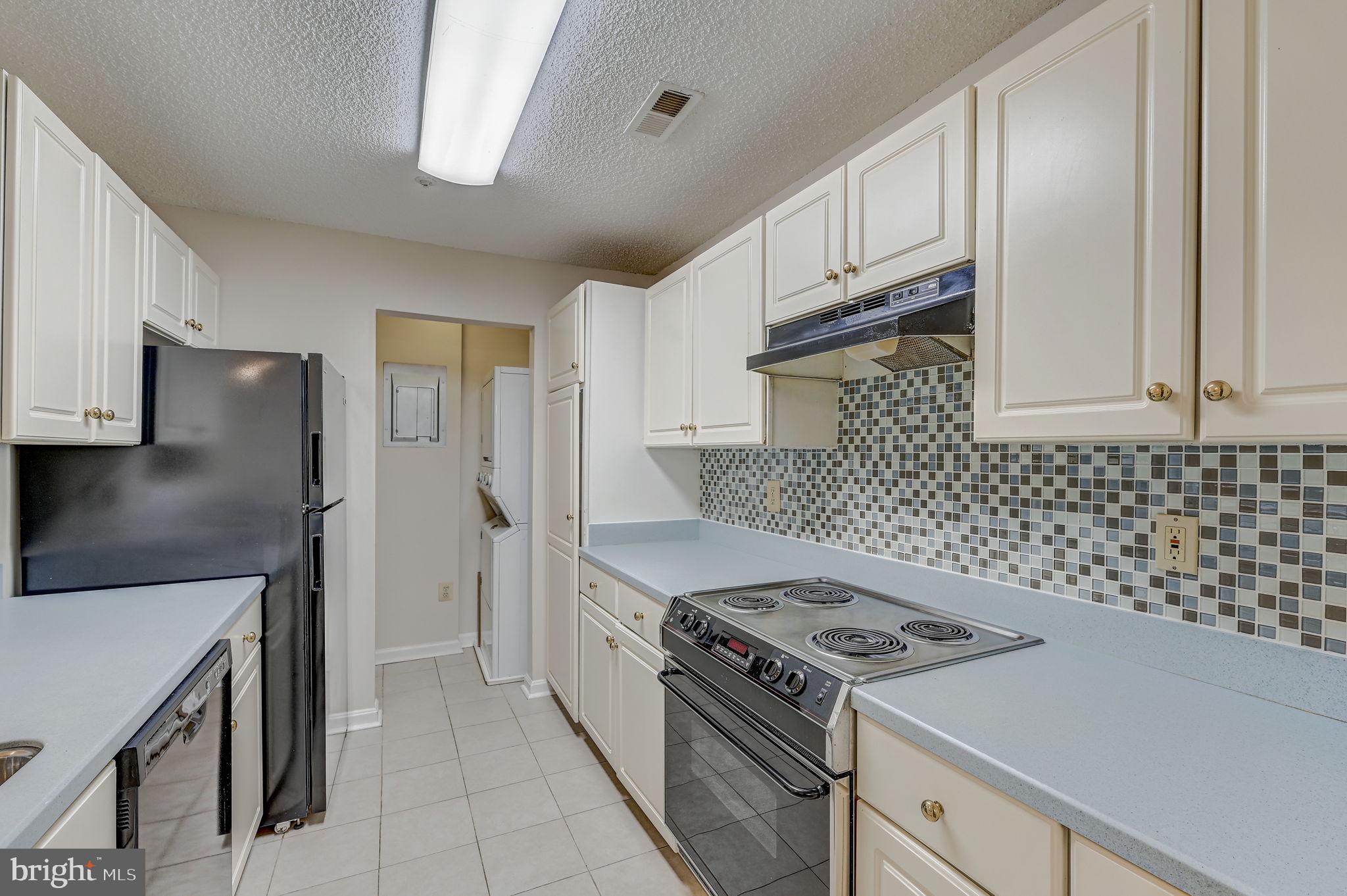 CHURCHILL VIEW - Residential Lease