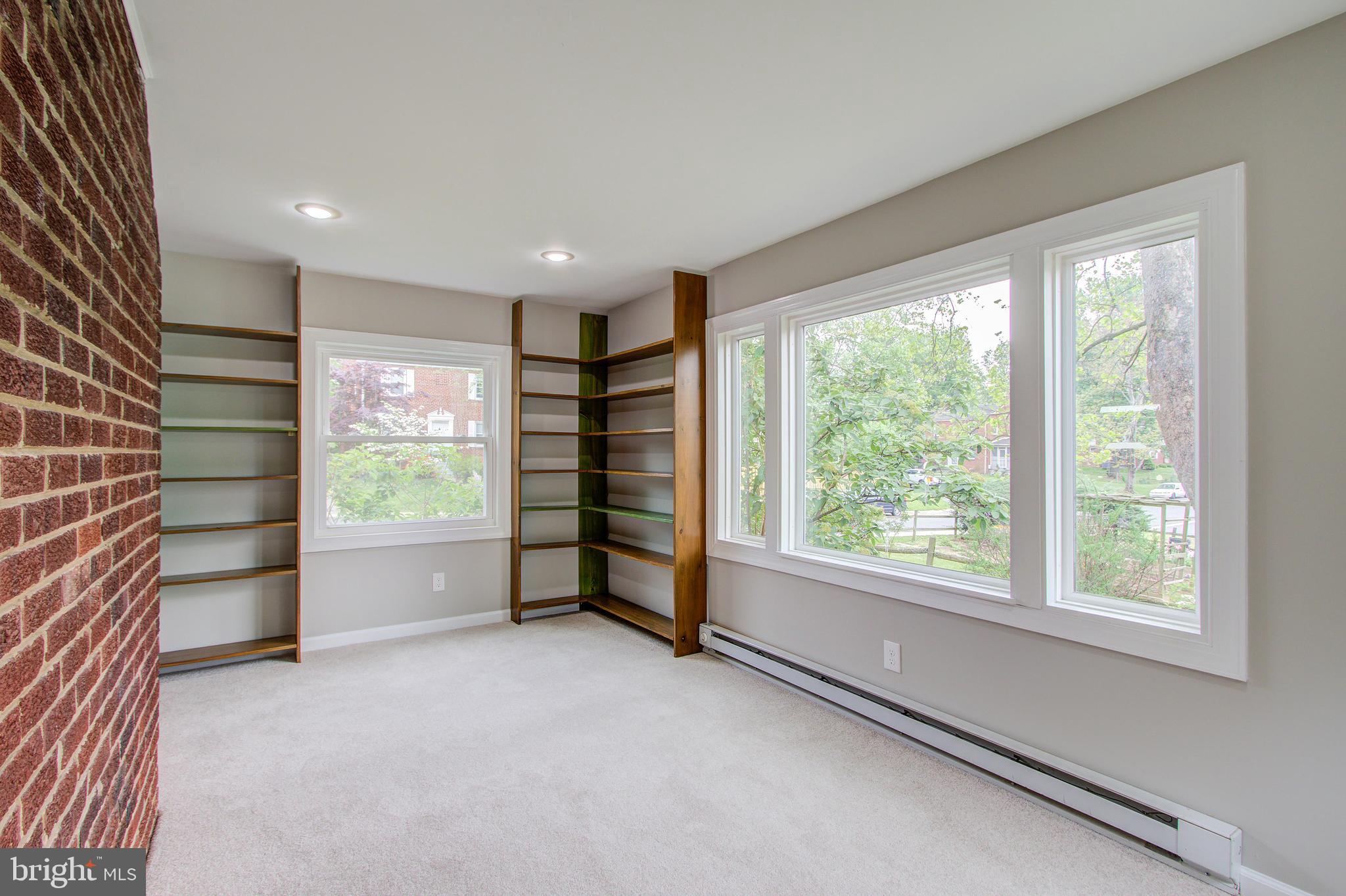 WHEATON HILLS - Residential