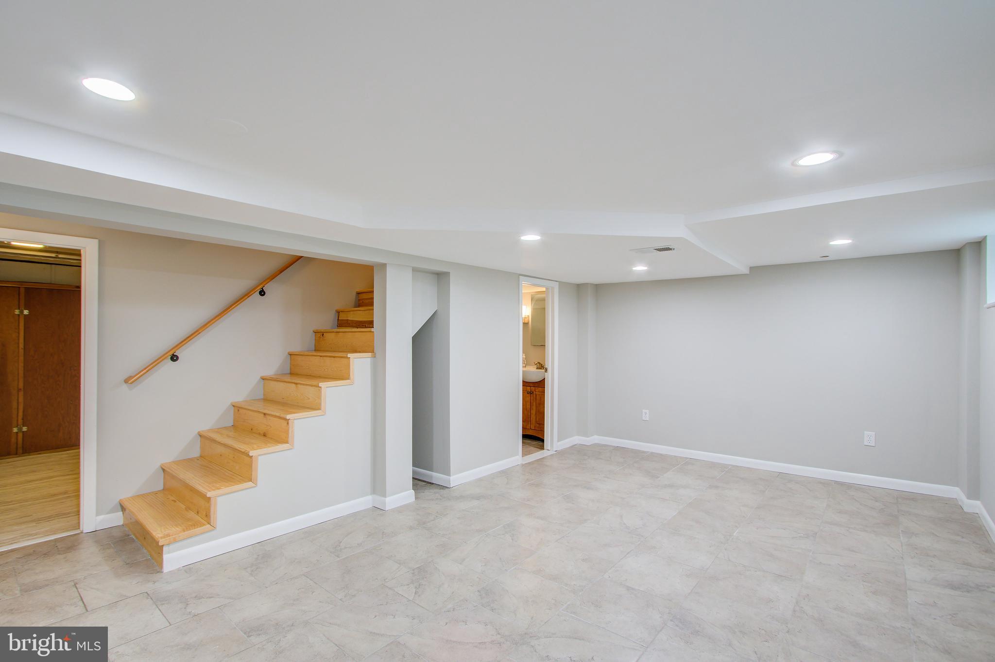 WHEATON HILLS - Residential