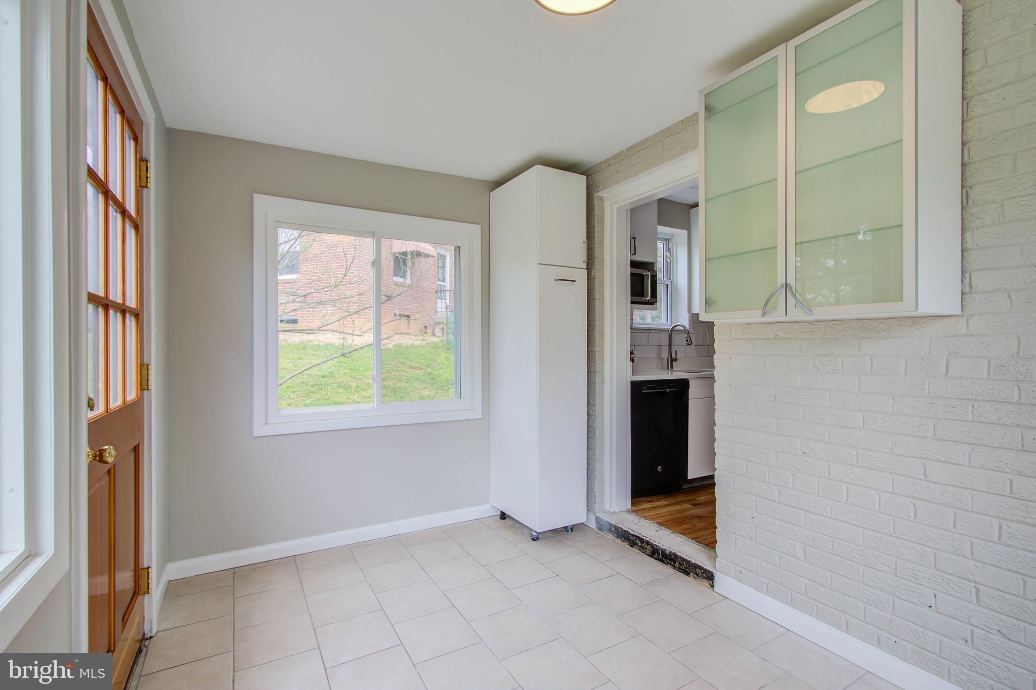 WHEATON HILLS - Residential