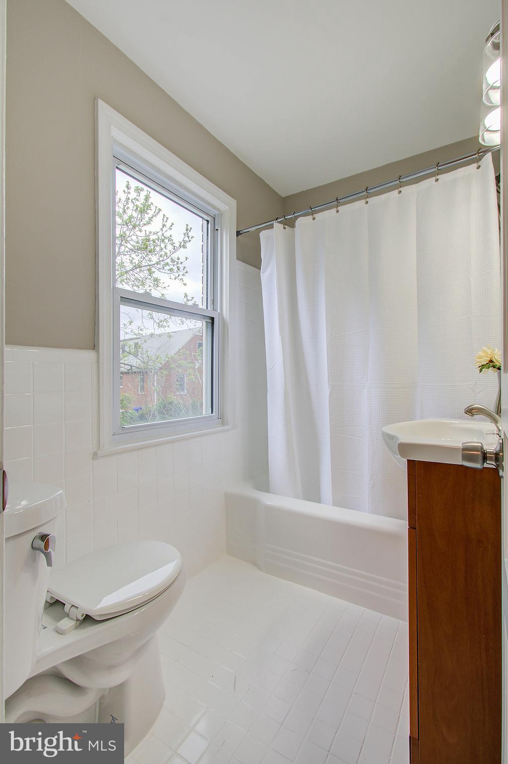 WHEATON HILLS - Residential