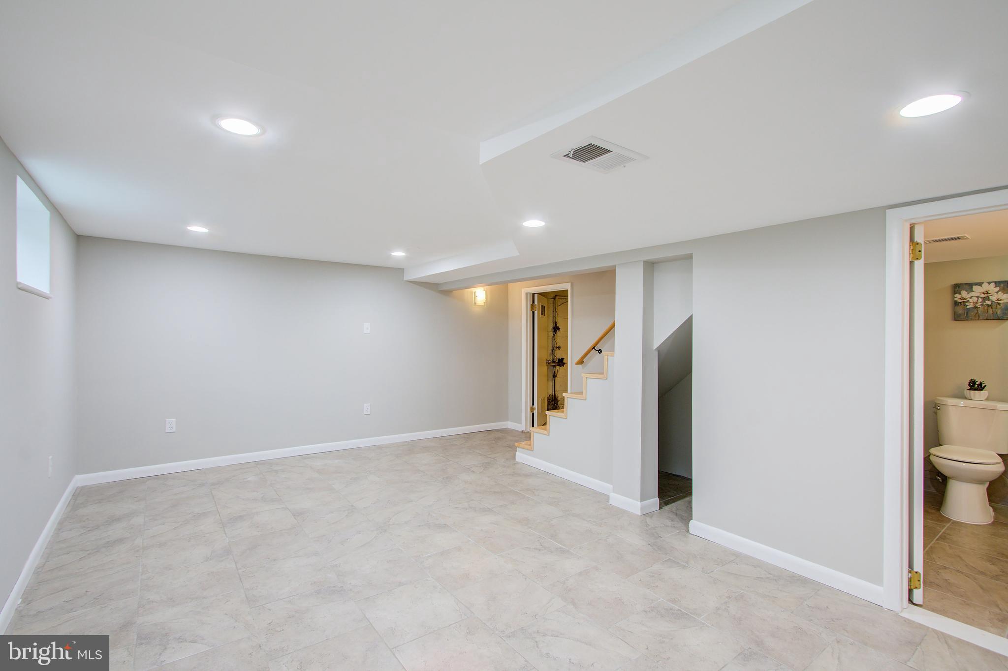 WHEATON HILLS - Residential