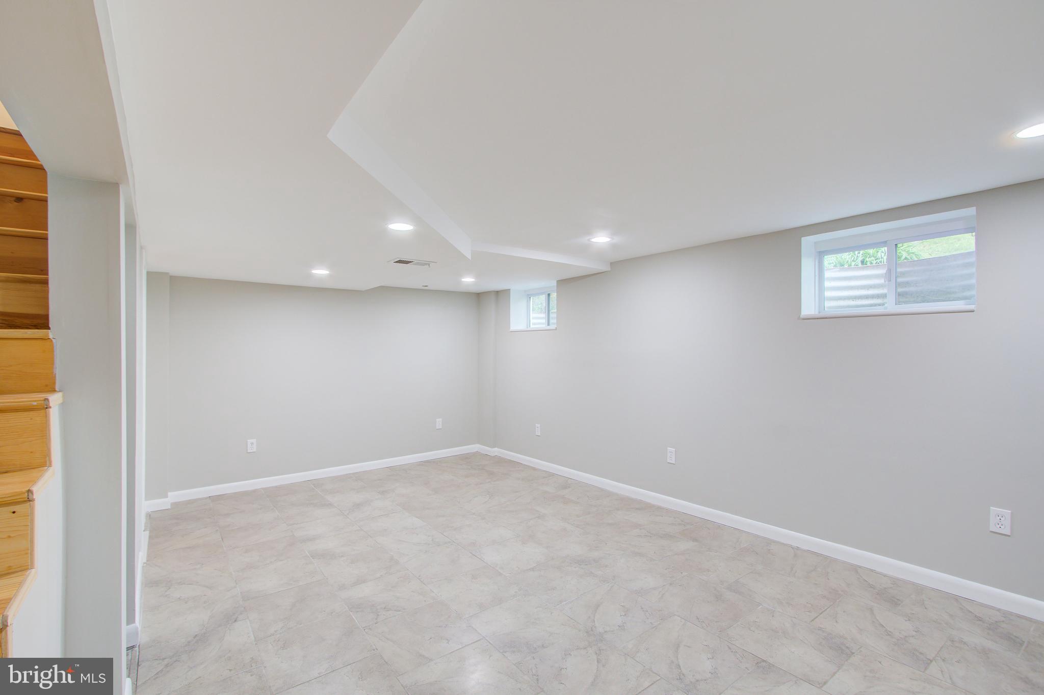 WHEATON HILLS - Residential