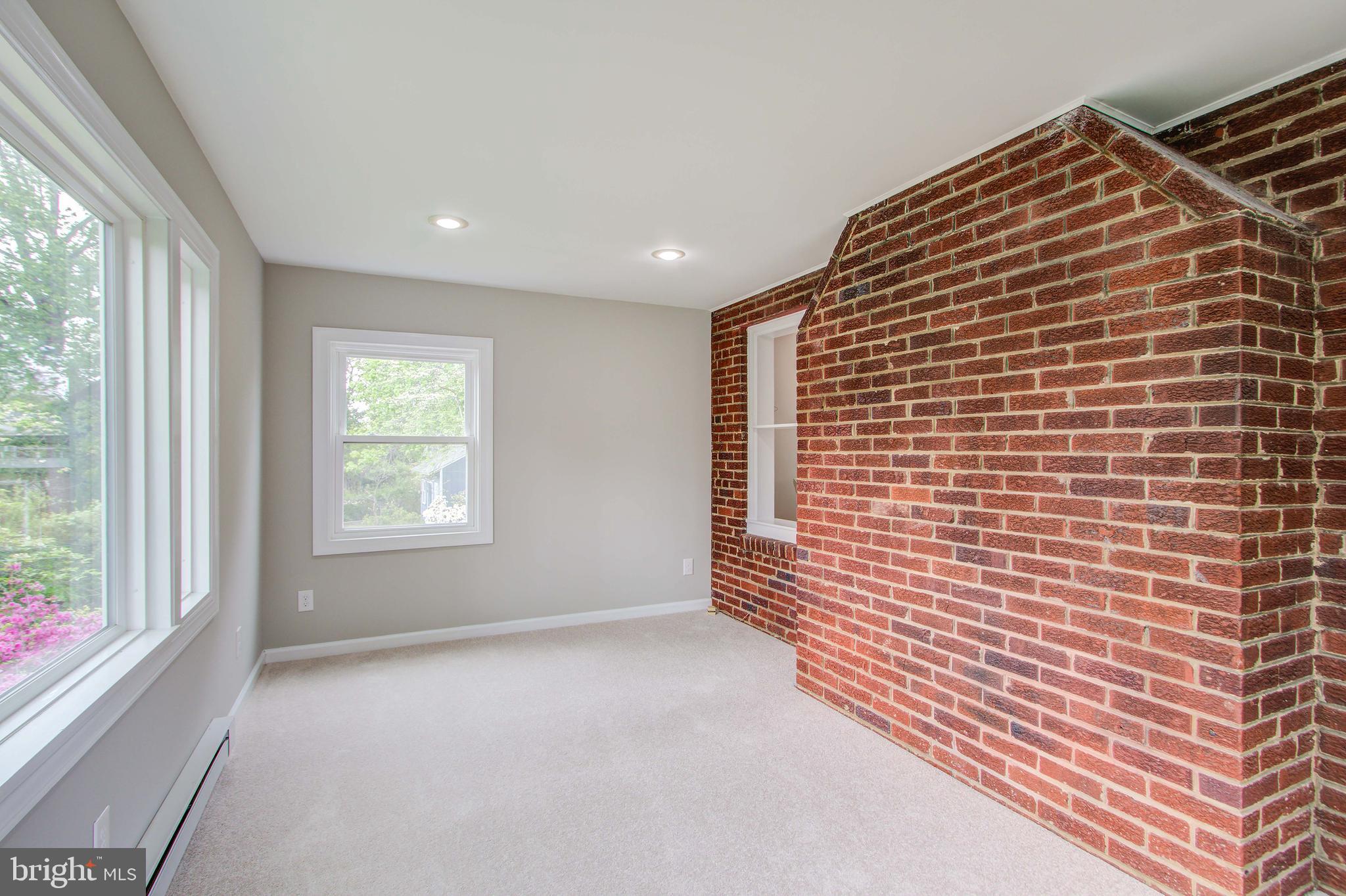 WHEATON HILLS - Residential