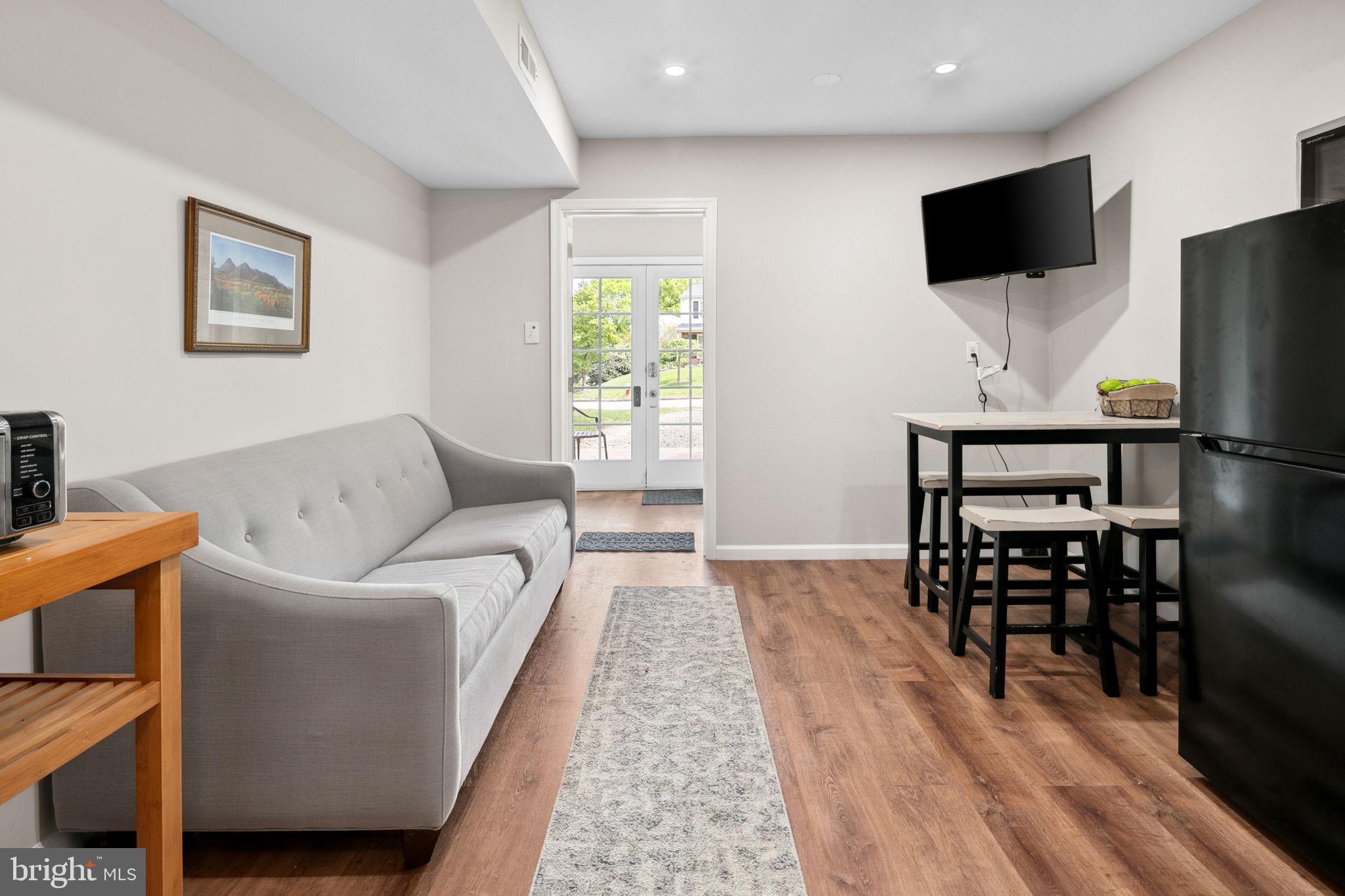 HENSLEY ESTATE - Residential