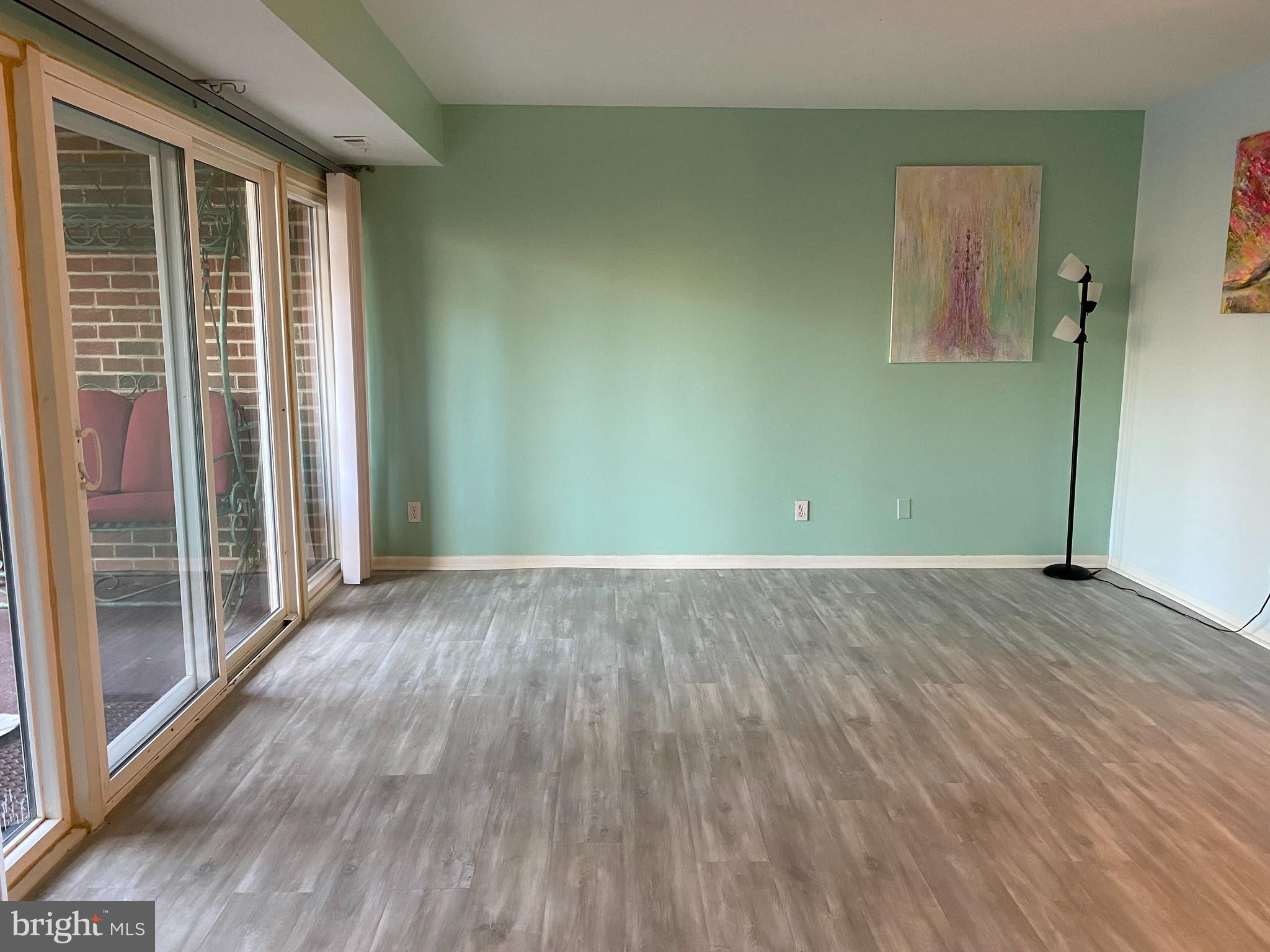 HUNTERS WOODS VILLAGE - Residential