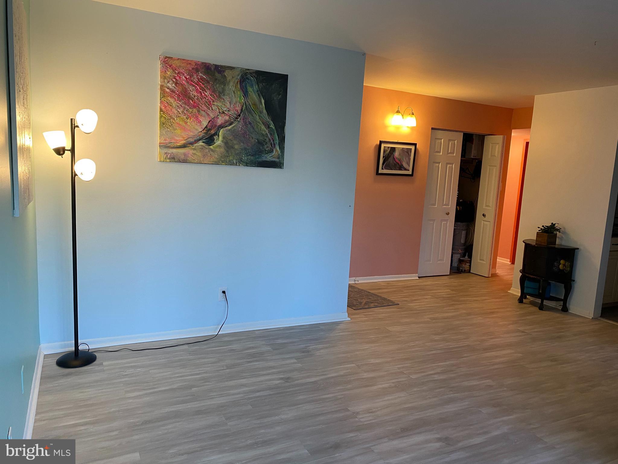 HUNTERS WOODS VILLAGE - Residential