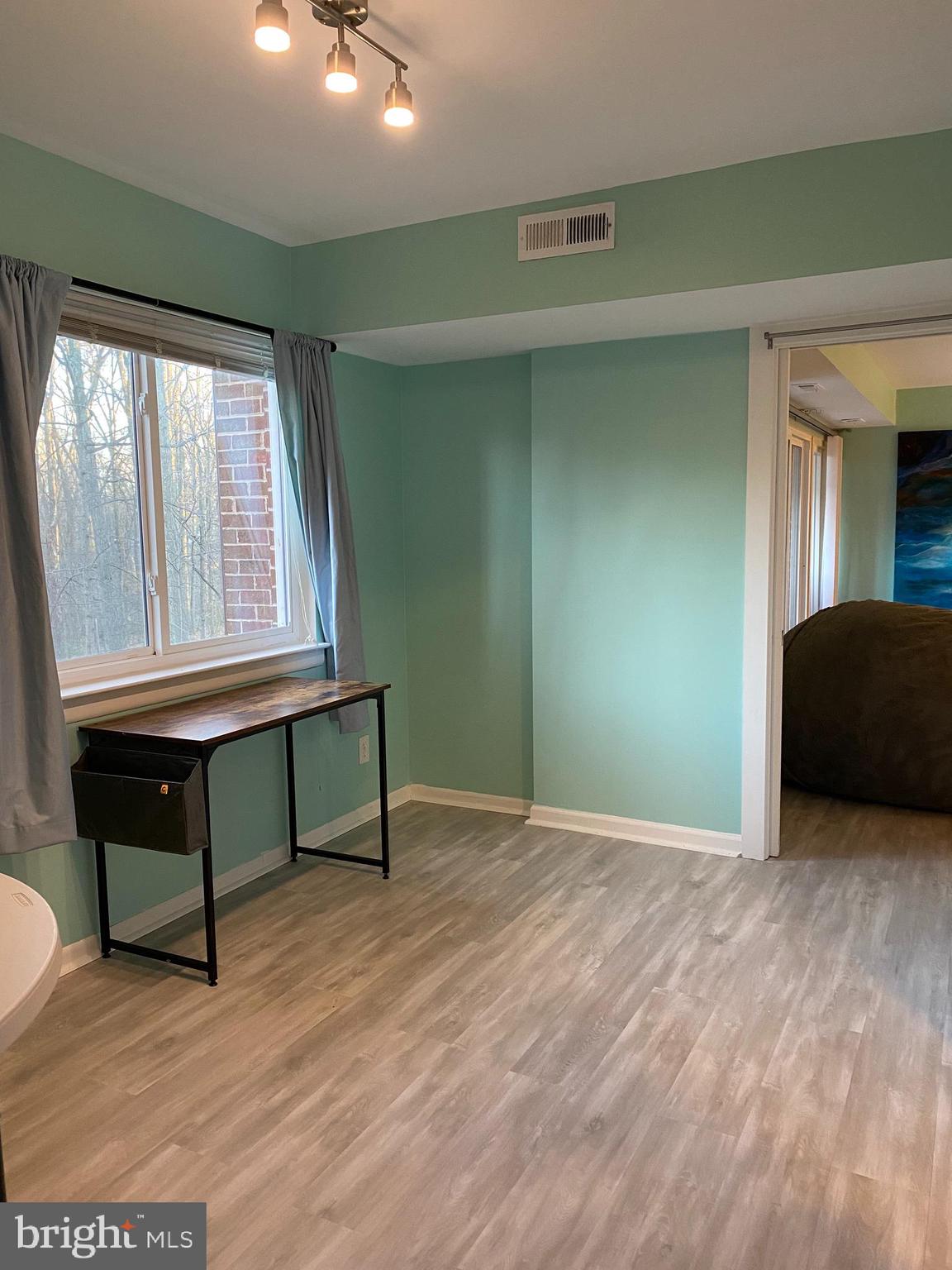 HUNTERS WOODS VILLAGE - Residential