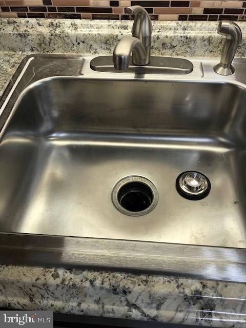 APPLE GROVE - Residential Lease