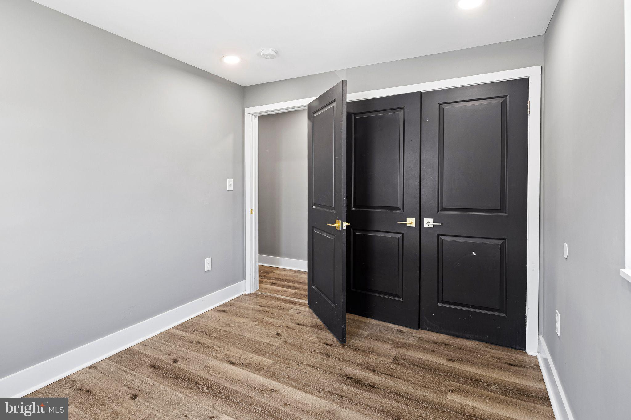 BRIDESBURG - Residential