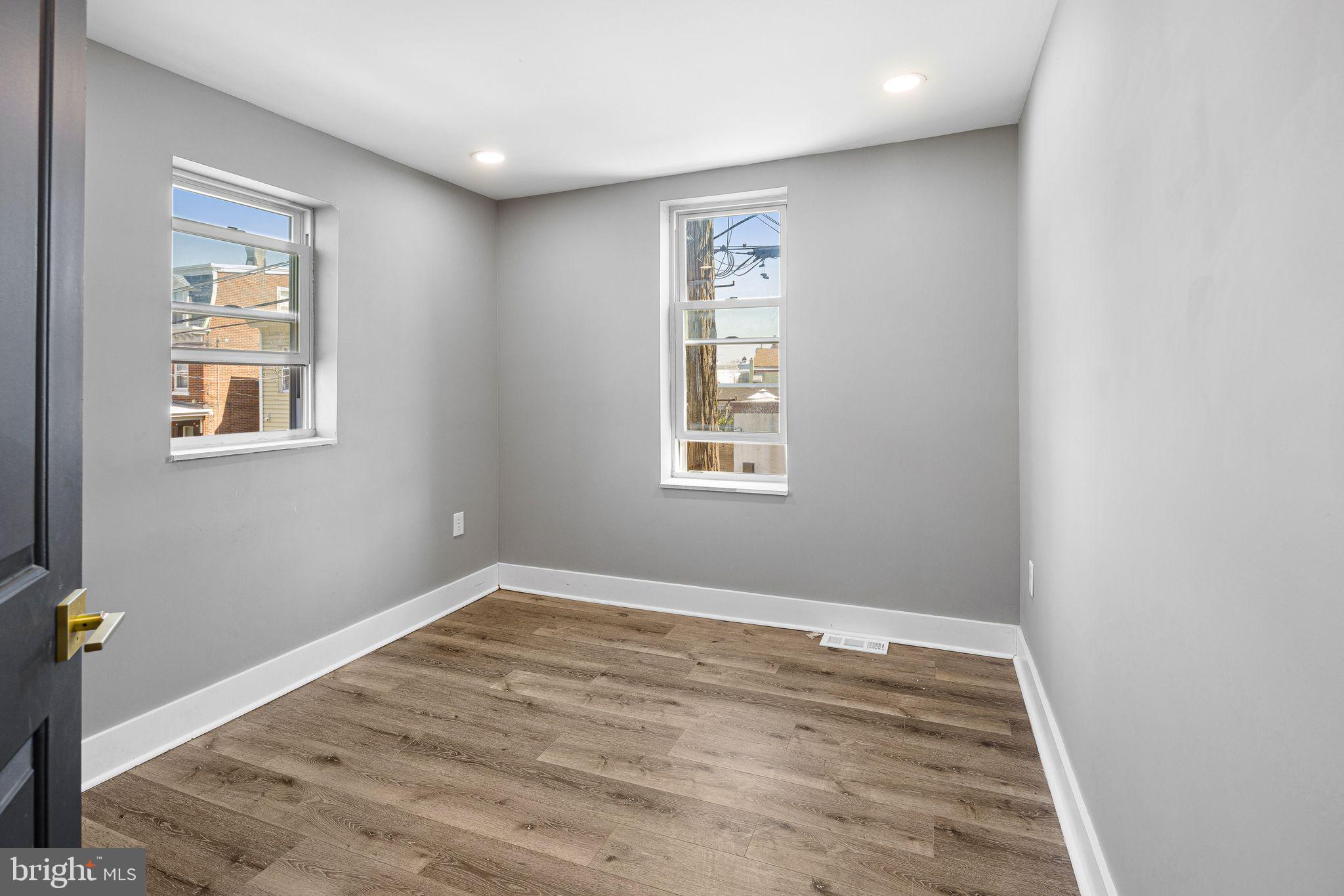 BRIDESBURG - Residential