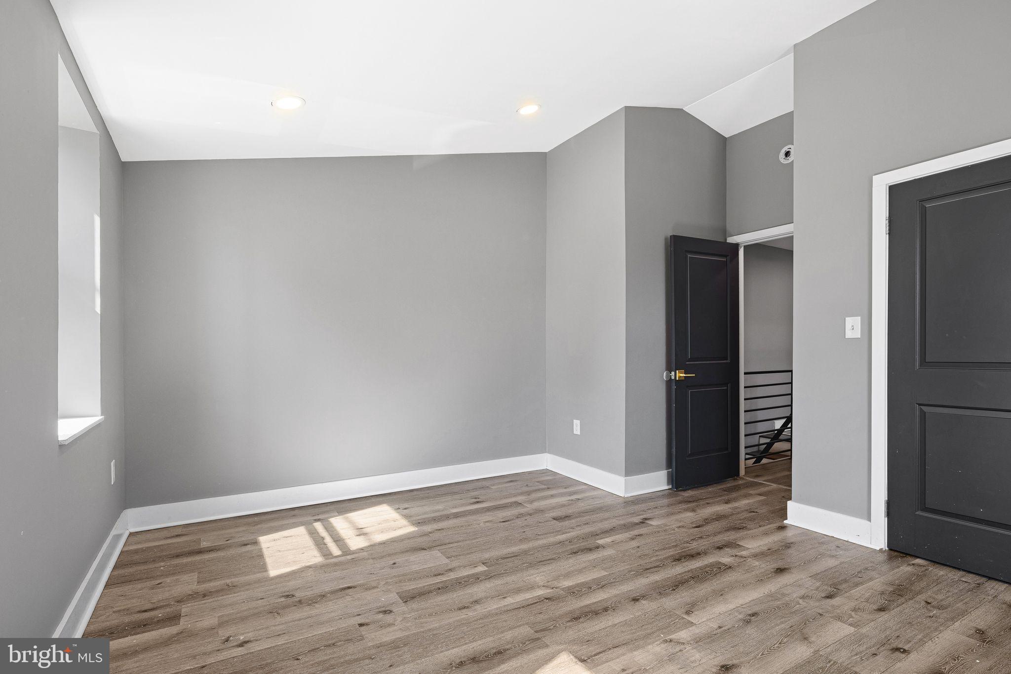 BRIDESBURG - Residential