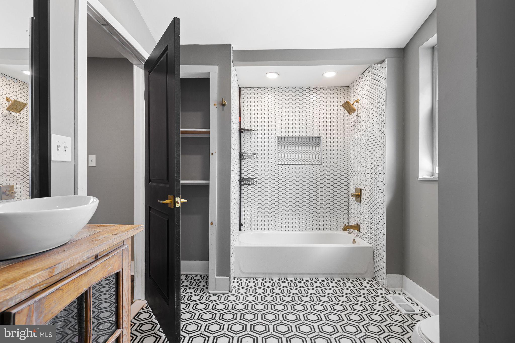 BRIDESBURG - Residential